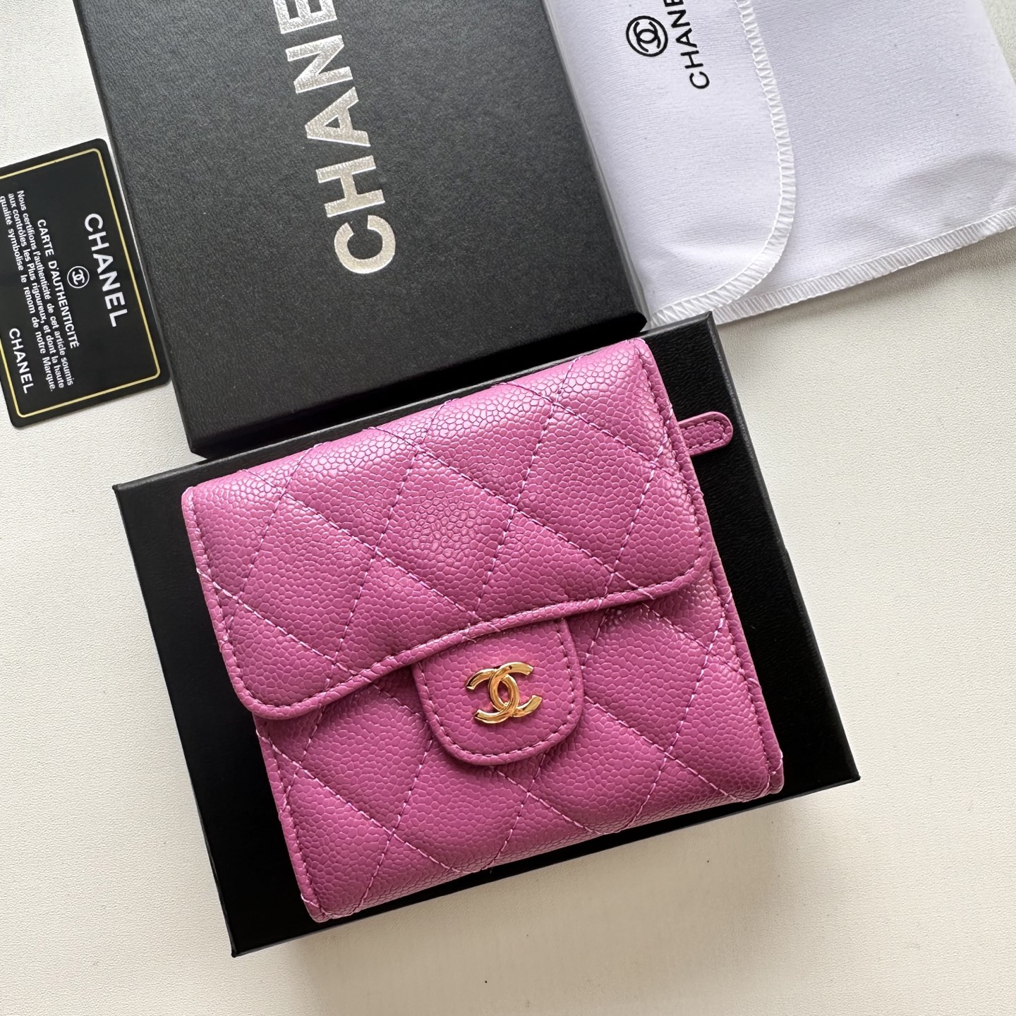 Chanel 高仿女用短夾 玫瑰粉色系 菱格壓紋人氣精品推薦