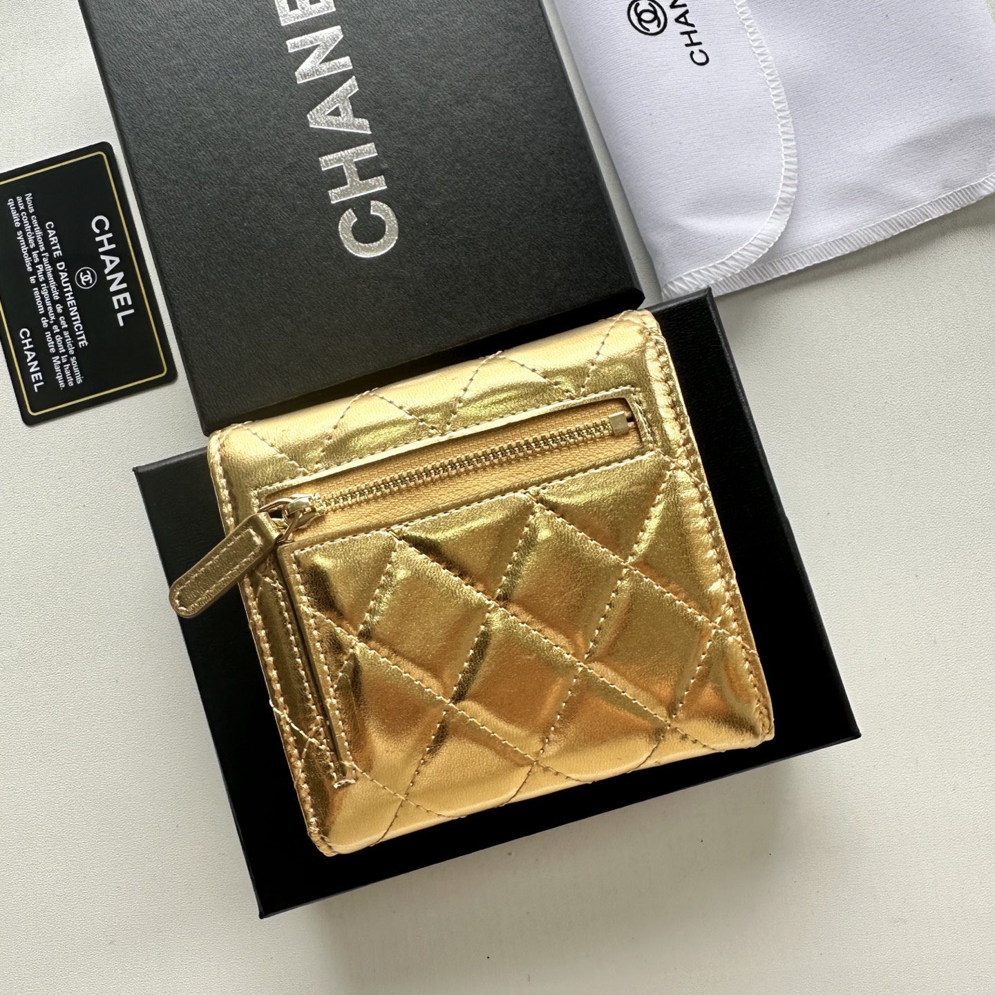 Chanel 高仿女士短夾 金色亮面設計 菱格紋限量感單品｜歐美奢侈品精品推薦