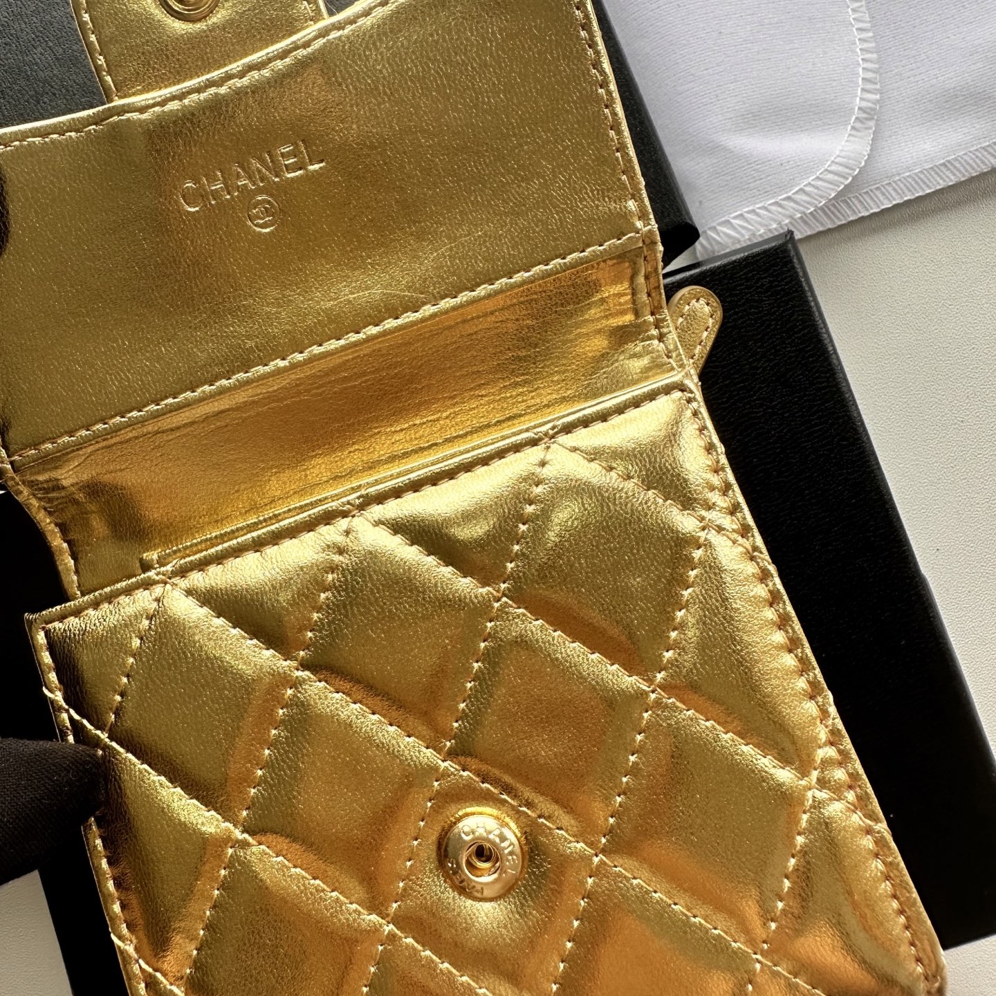 Chanel 高仿女士短夾 金色亮面設計 菱格紋限量感單品｜歐美奢侈品精品推薦