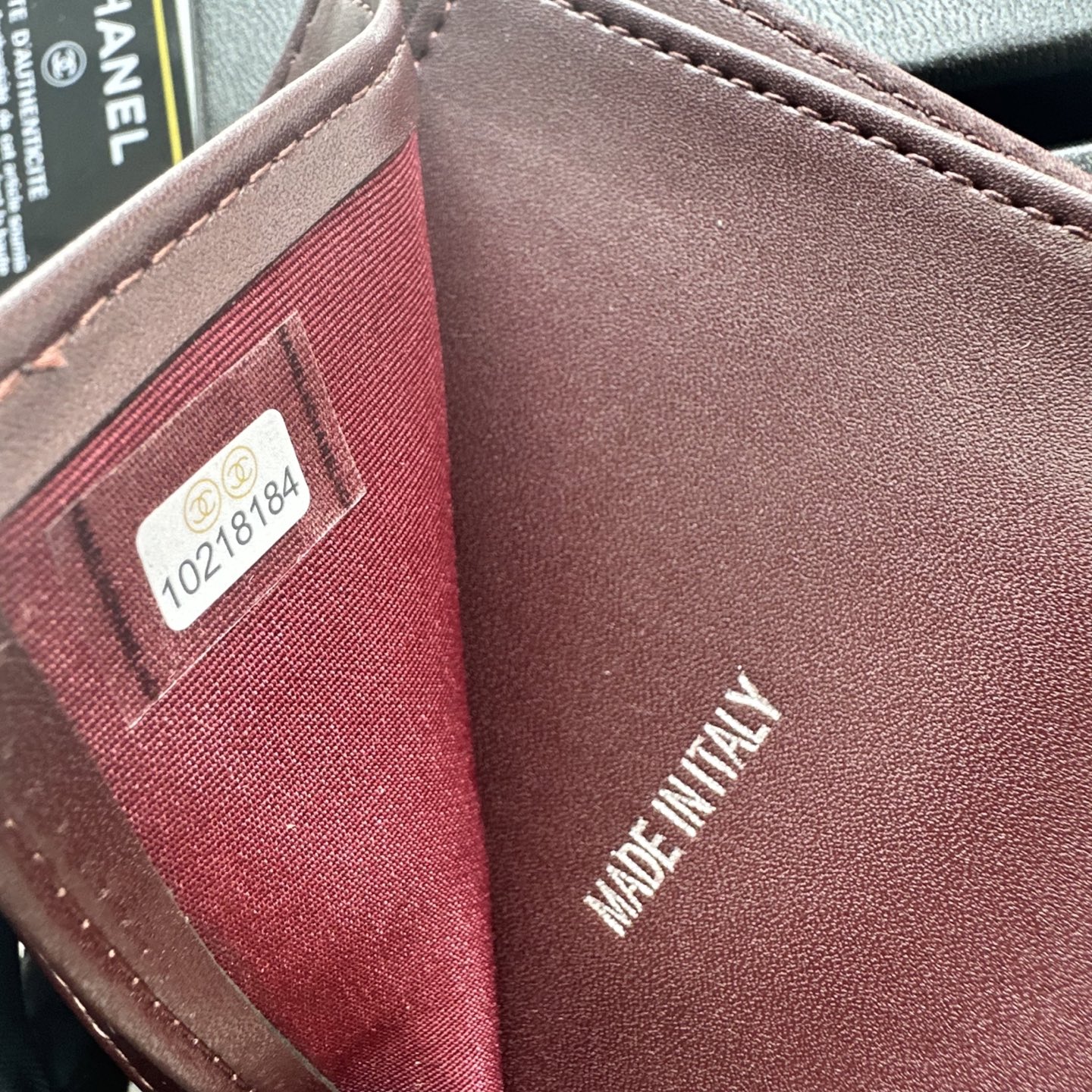 Chanel 高仿女用短夾 經典黑色款式 銀扣菱格壓紋百搭夾款｜歐美奢侈品精品推薦