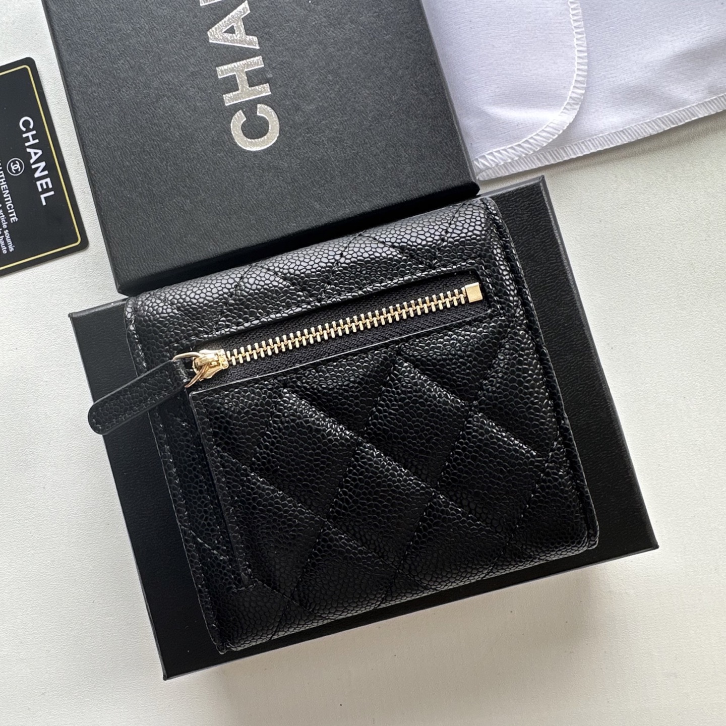 Chanel 高仿女款短夾 荔枝紋黑金色款 經典菱格皮革推薦｜歐美奢侈品精品推薦