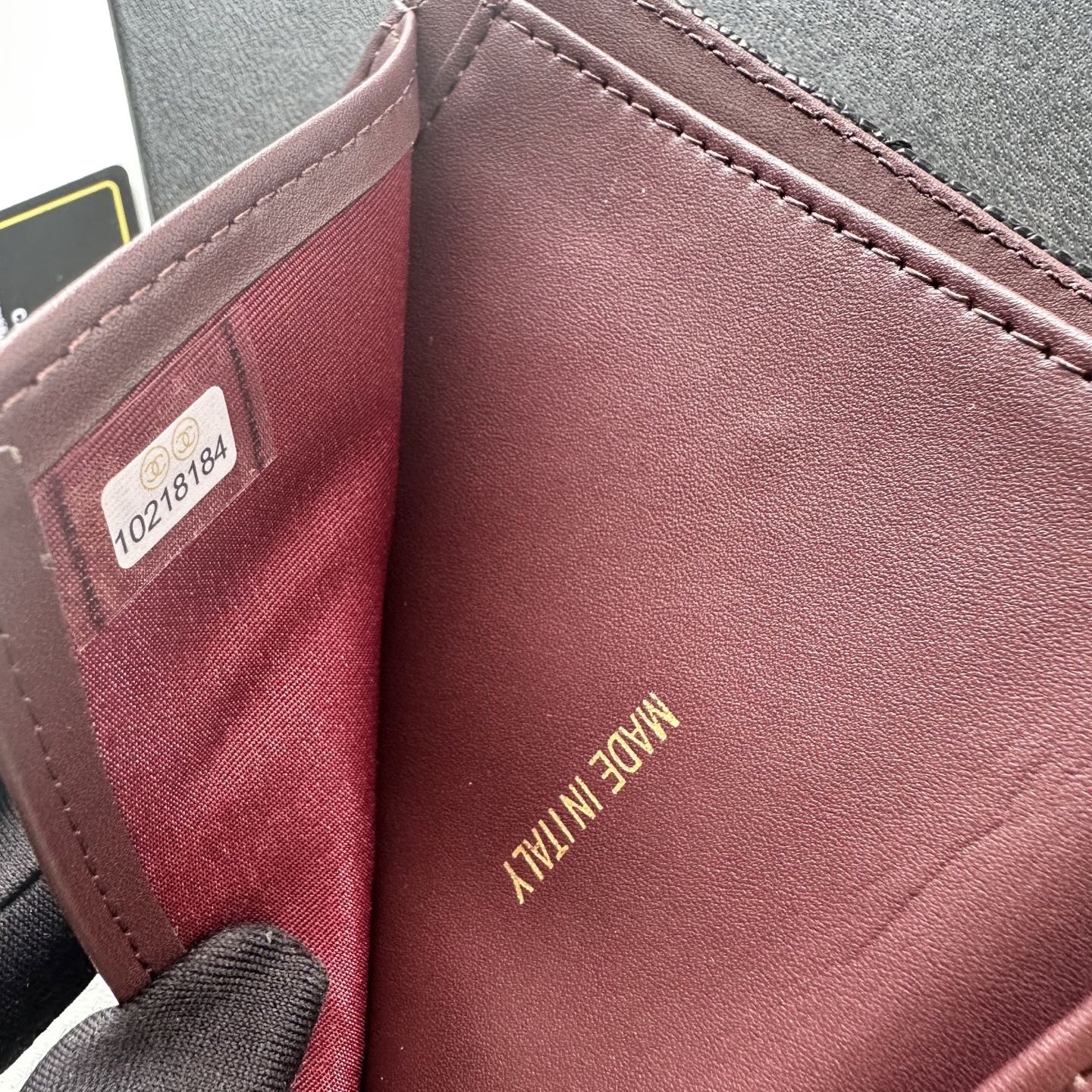 Chanel 高仿女款短夾 荔枝紋黑金色款 經典菱格皮革推薦｜歐美奢侈品精品推薦