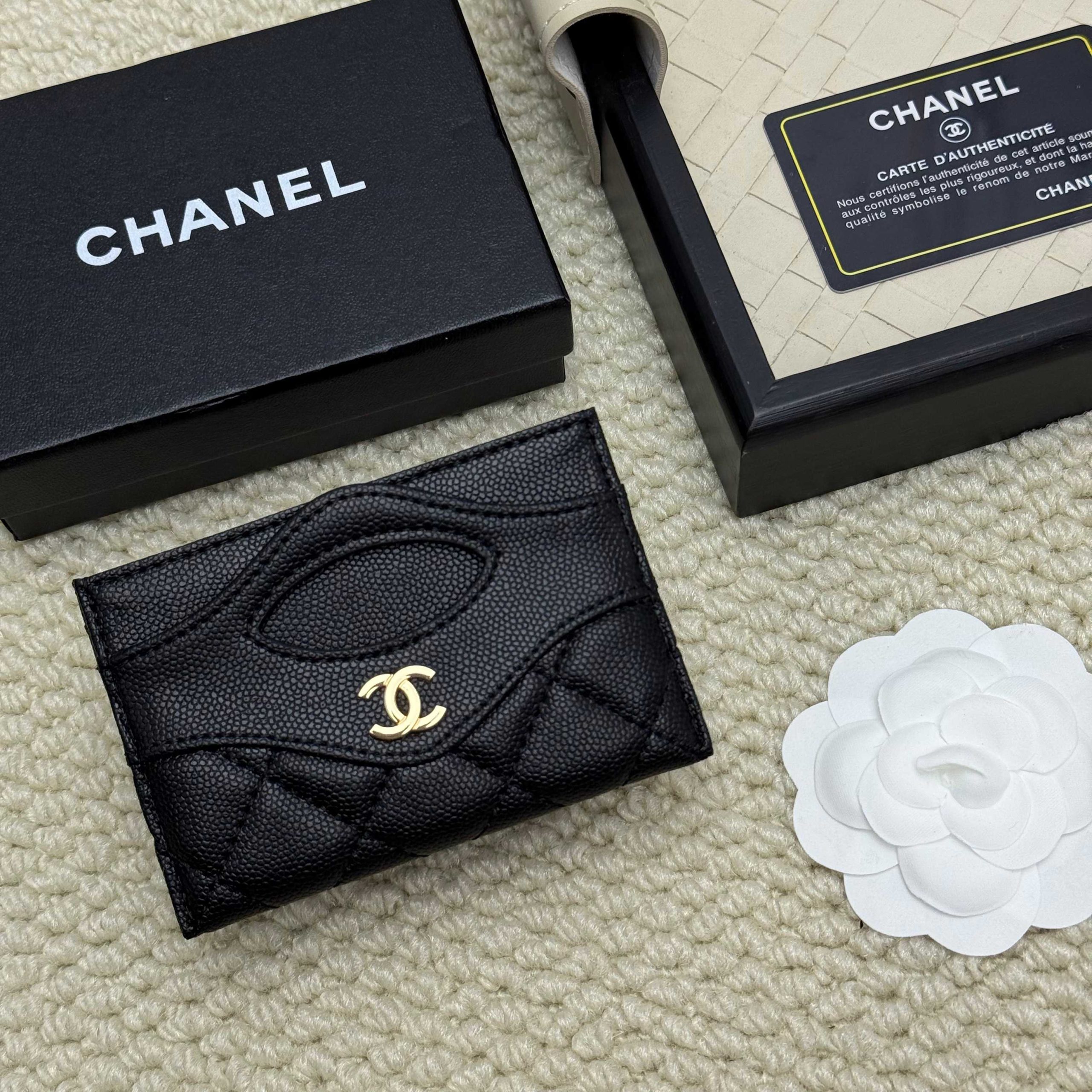 Chanel 高仿卡夾 女用金扣設計款 菱格皮革簡約風格
