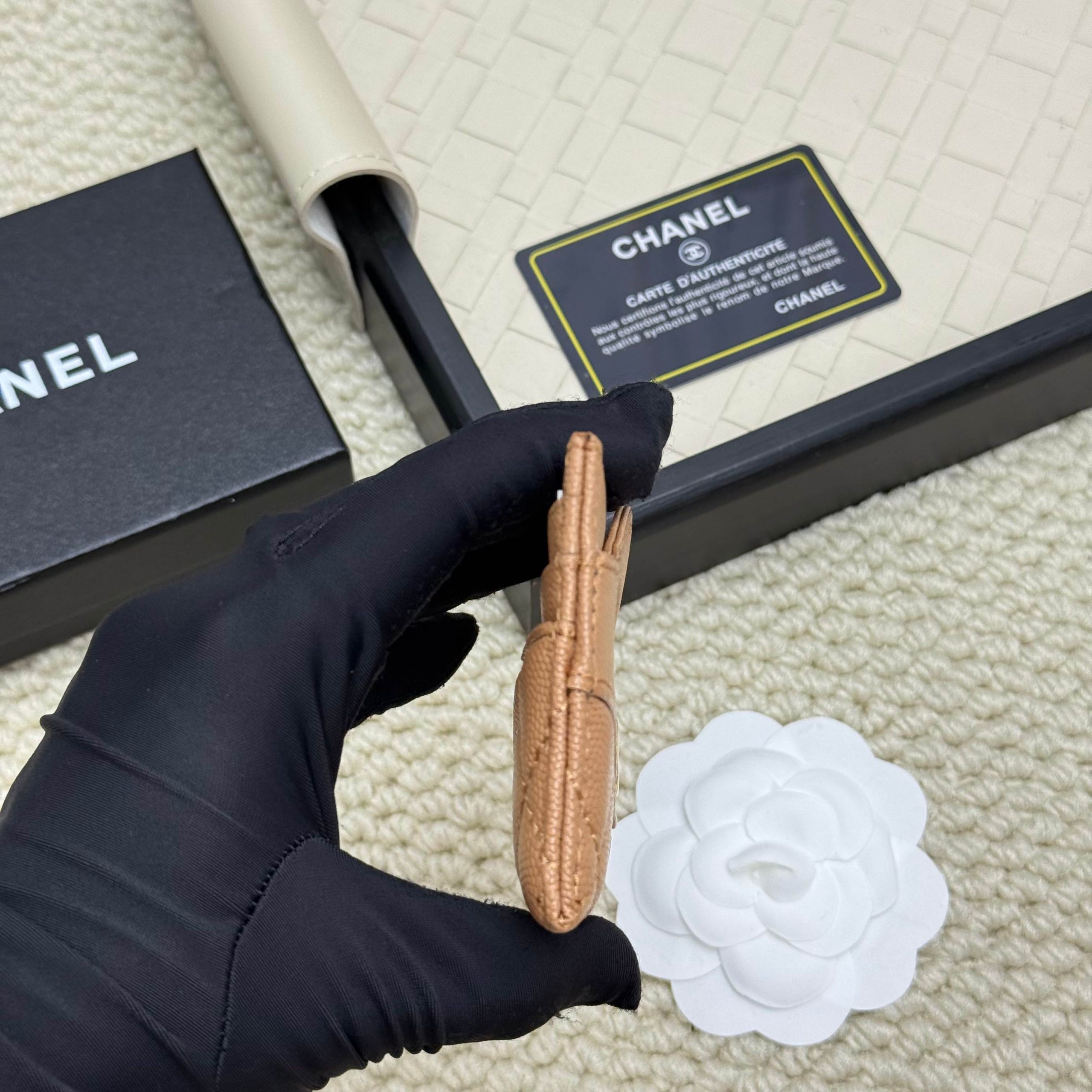 Chanel 高仿卡夾 女用焦糖棕色 菱格壓紋皮革設計感單品｜歐美奢侈品精品推薦