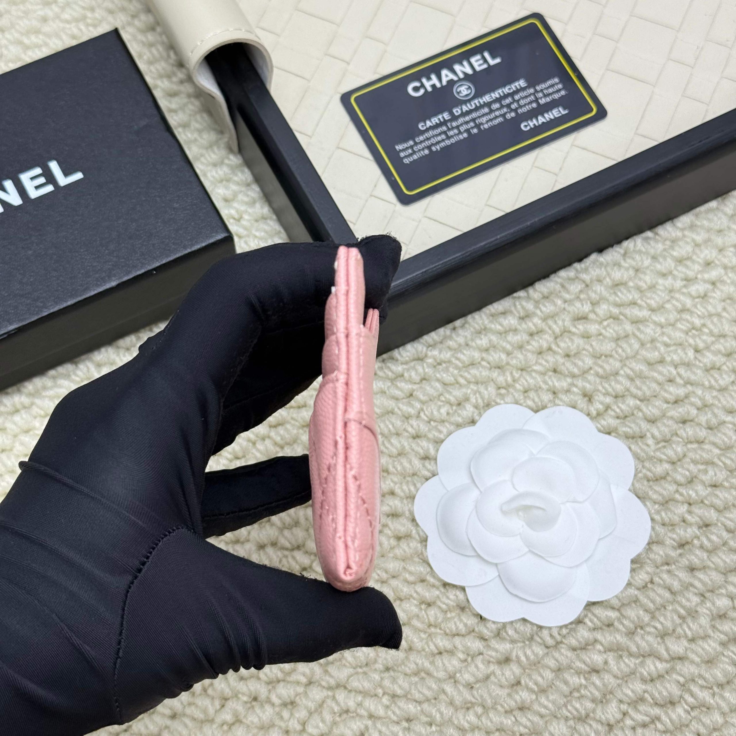 Chanel 高仿卡夾 女用蜜桃粉色菱格款 柔色皮革甜美風格｜歐美奢侈品精品推薦
