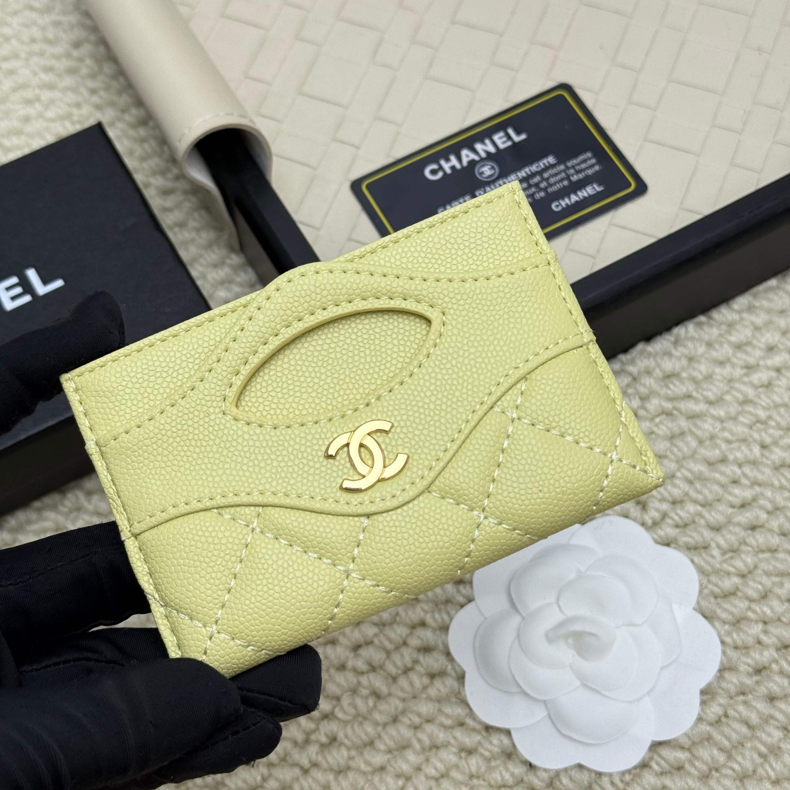 Chanel 高仿卡夾 女用奶油黃皮革 菱格壓紋輕奢配件｜歐美奢侈品精品推薦