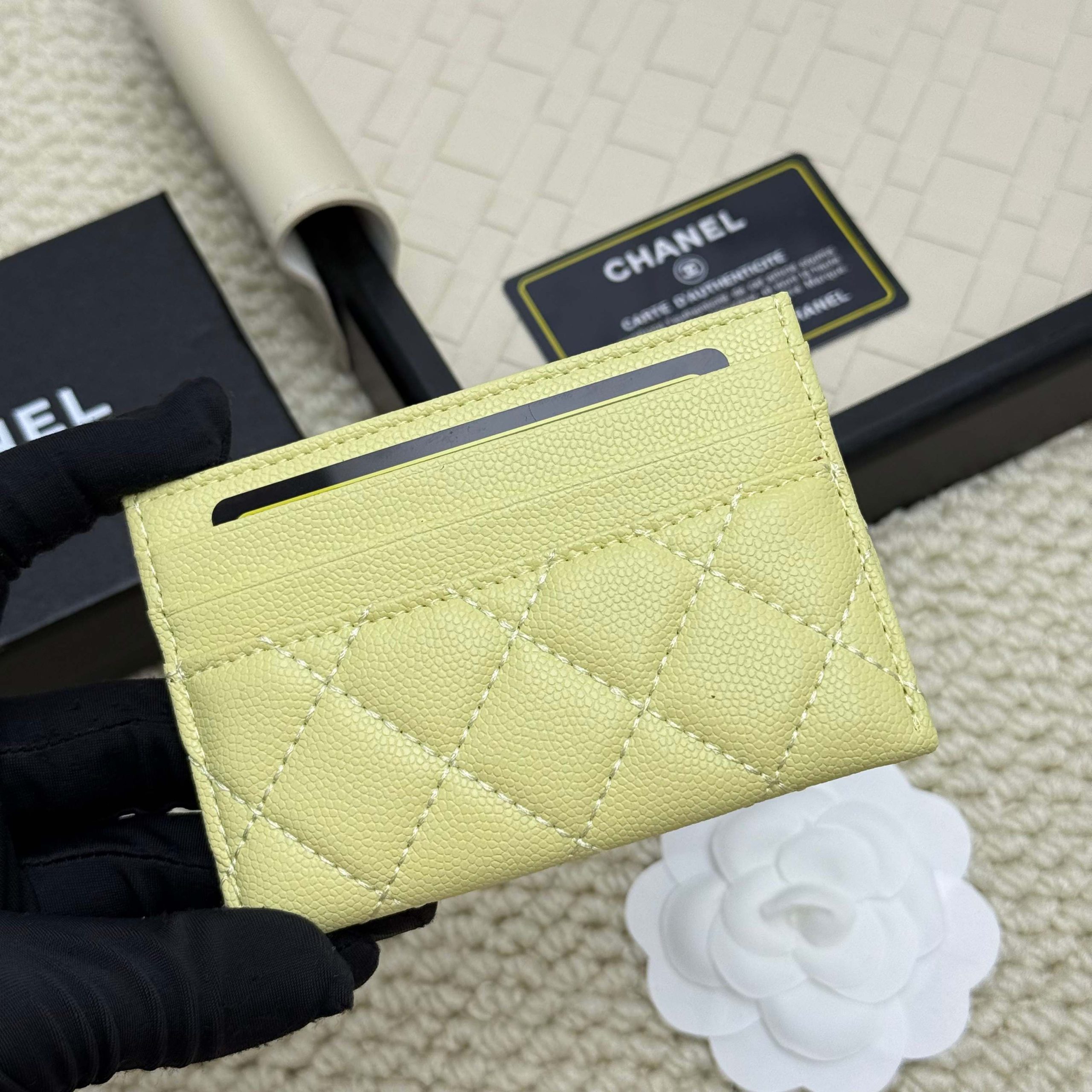 Chanel 高仿卡夾 女用奶油黃皮革 菱格壓紋輕奢配件｜歐美奢侈品精品推薦