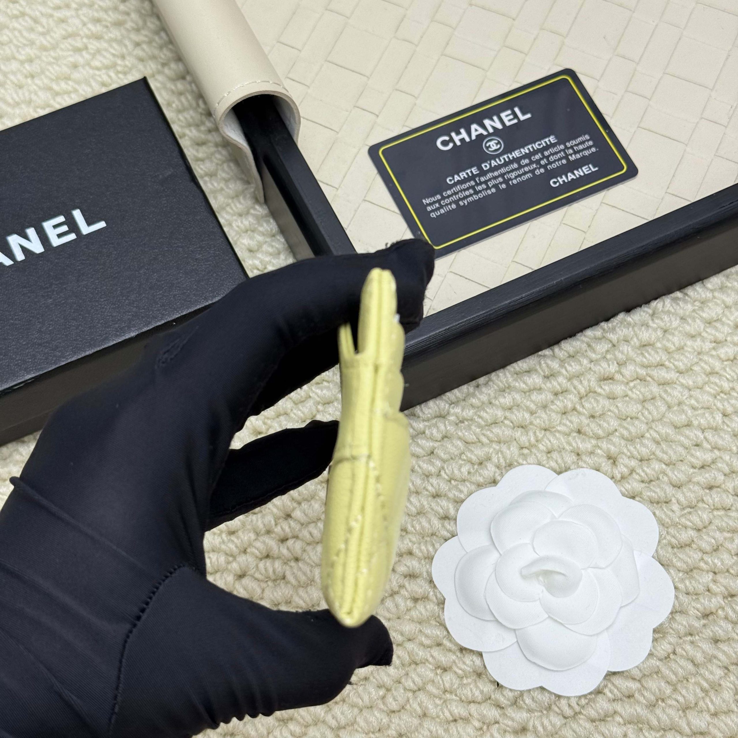 Chanel 高仿卡夾 女用奶油黃皮革 菱格壓紋輕奢配件｜歐美奢侈品精品推薦