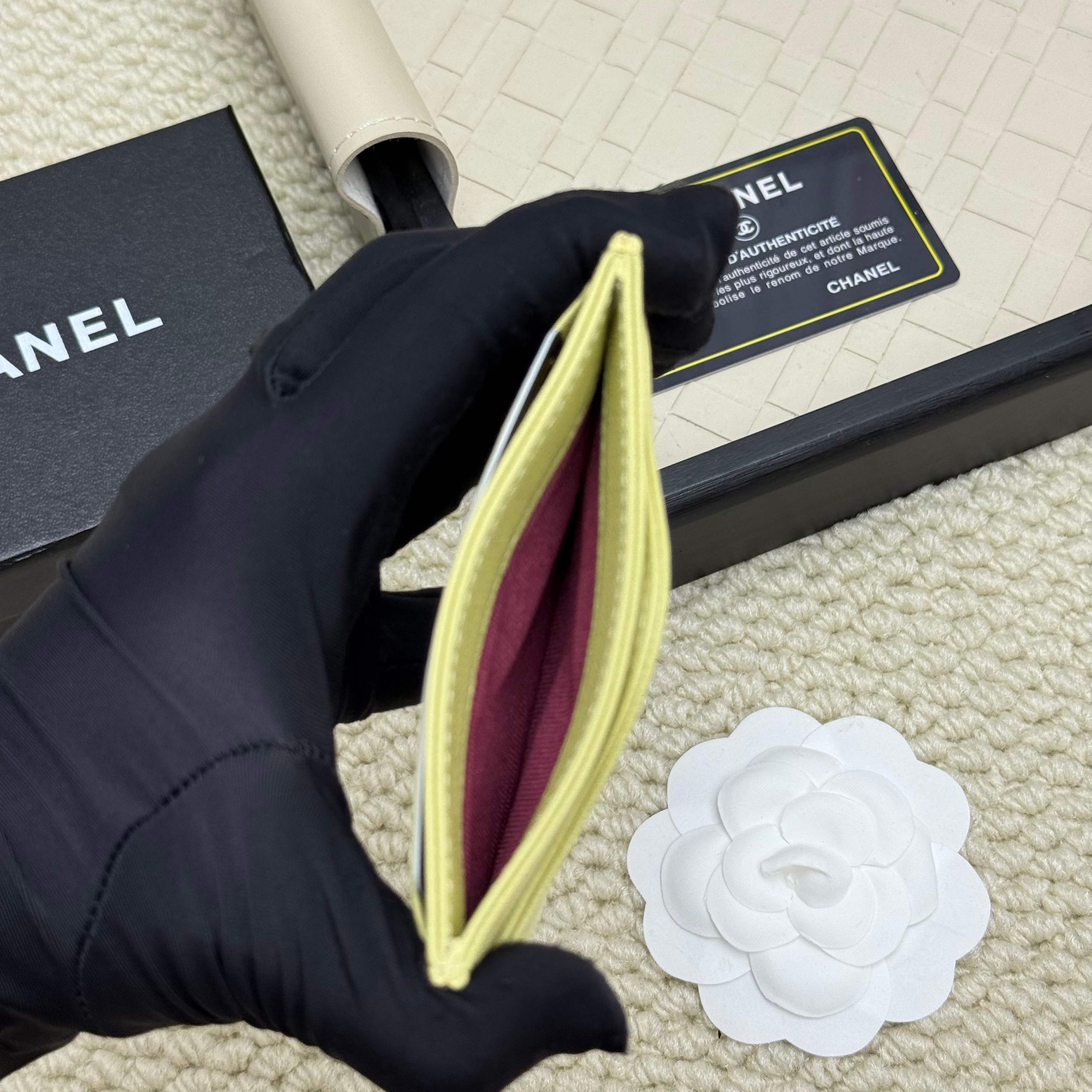 Chanel 高仿卡夾 女用奶油黃皮革 菱格壓紋輕奢配件｜歐美奢侈品精品推薦
