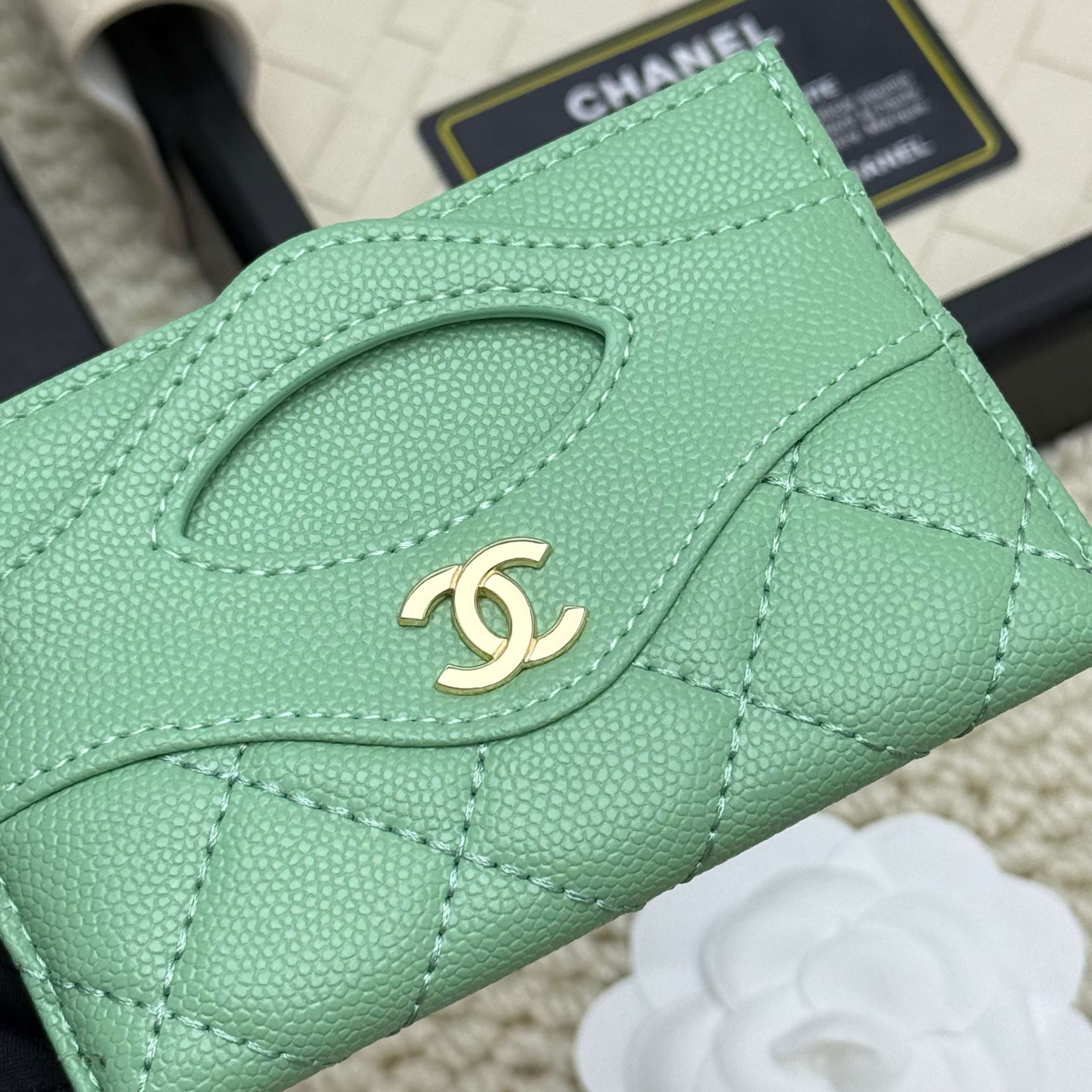 Chanel 高仿卡夾 女用薄荷綠輕巧配色 金扣精品推薦｜歐美奢侈品精品推薦