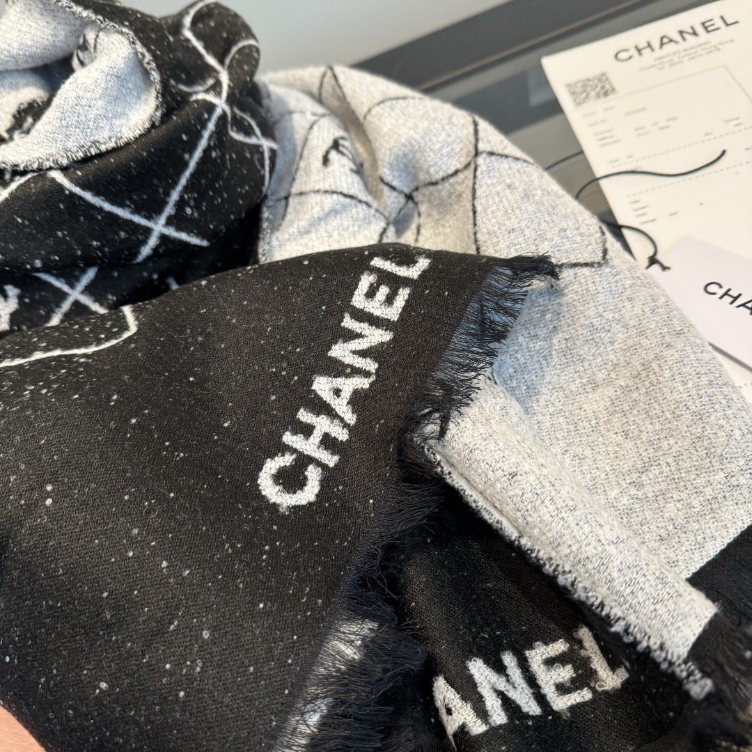 Chanel一比一菱格紋針織圍巾黑白雙C刺繡經典百搭款｜歐美奢侈品精品推薦