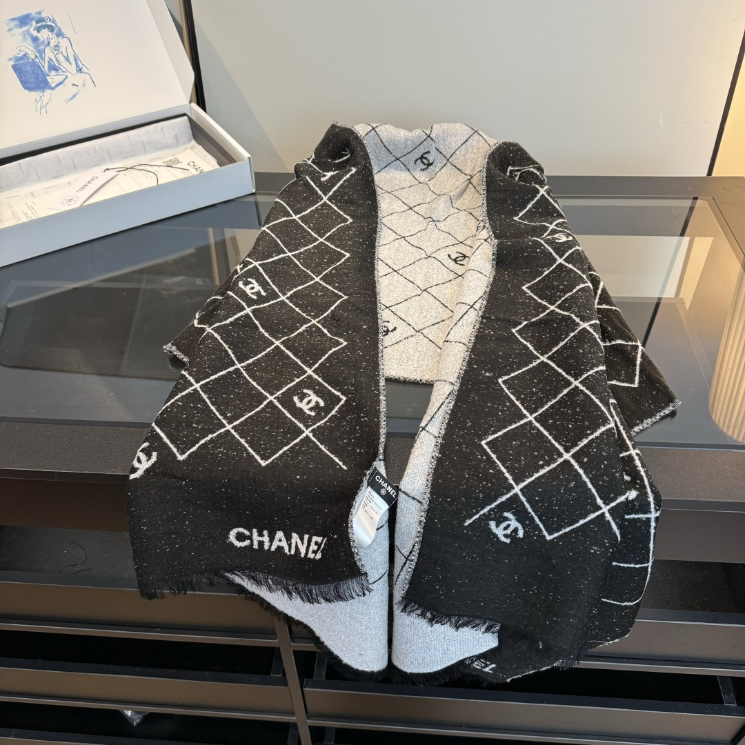 Chanel一比一菱格紋針織圍巾黑白雙C刺繡經典百搭款｜歐美奢侈品精品推薦