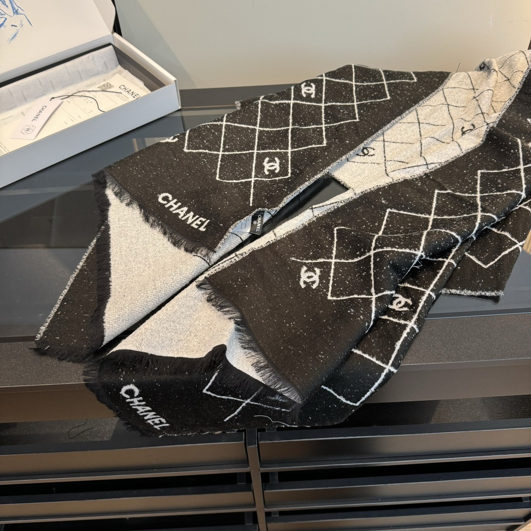 Chanel一比一菱格紋針織圍巾黑白雙C刺繡經典百搭款｜歐美奢侈品精品推薦
