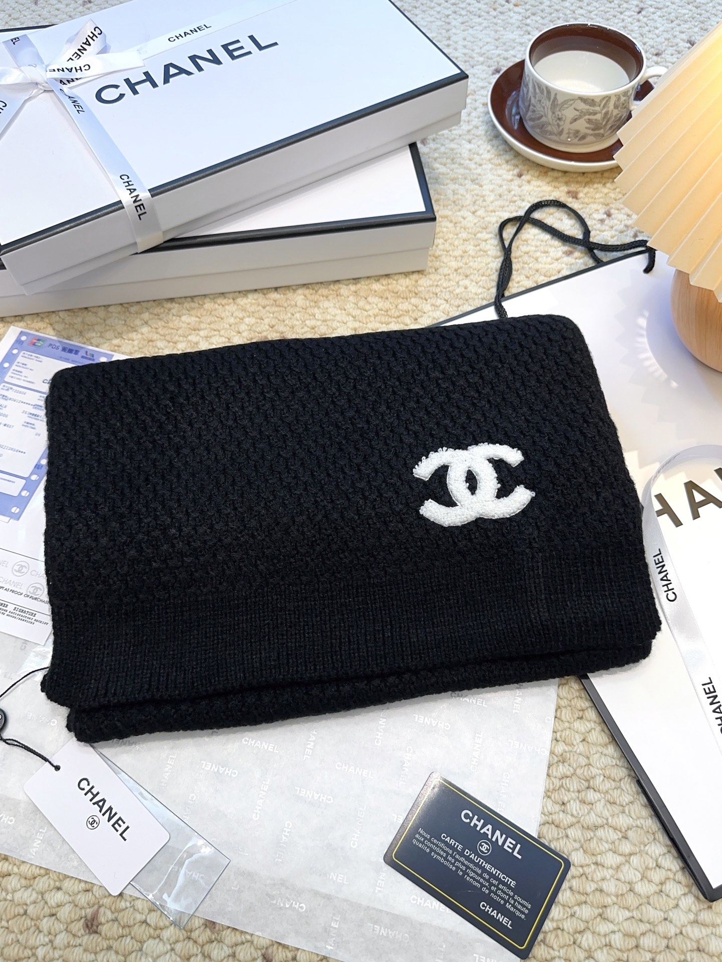 Chanel原單針織圍巾黑底白C刺繡經典極簡百搭風格｜歐美奢侈品精品推薦