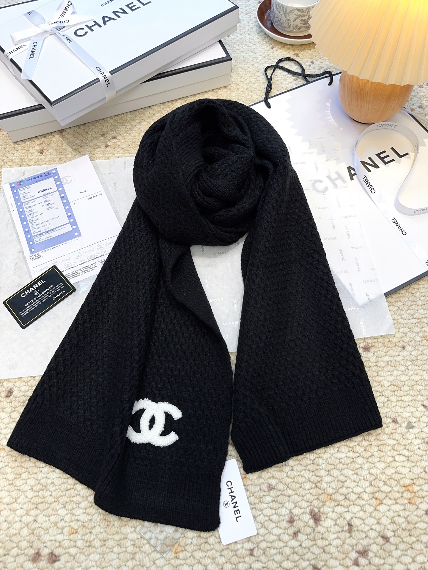 Chanel原單針織圍巾黑底白C刺繡經典極簡百搭風格｜歐美奢侈品精品推薦