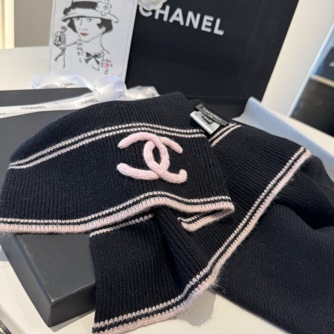 Chanel高仿針織圍巾雙C粉標款深藍配色條紋點綴|超A仿原單精品圖片 9 Chanel高仿針織圍巾雙C粉標款深藍配色條紋點綴|歐美奢侈品精品推薦
