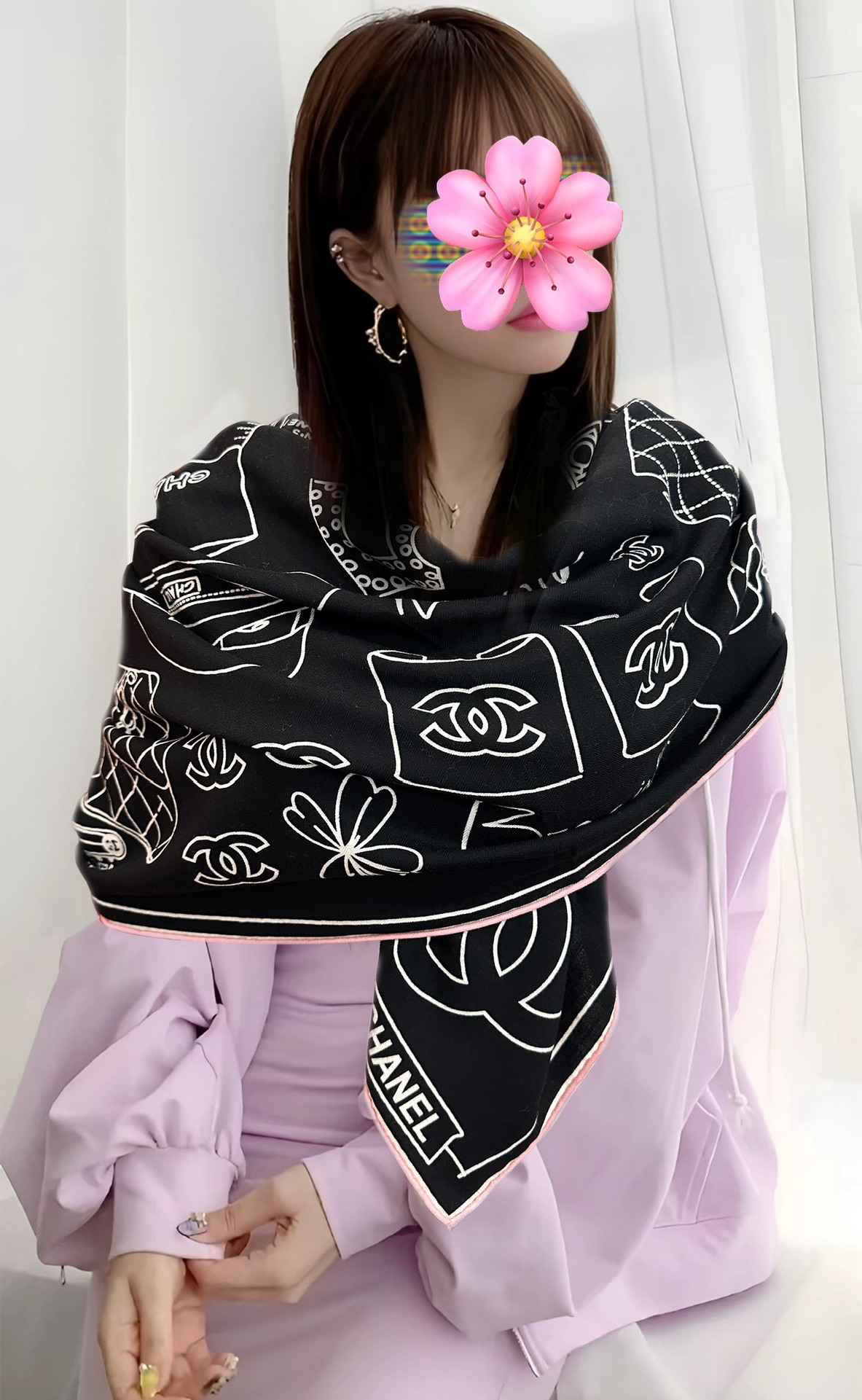 Chanel一比一絲巾黑底粉邊雙C標誌圖章復古感印花方巾｜歐美奢侈品精品推薦
