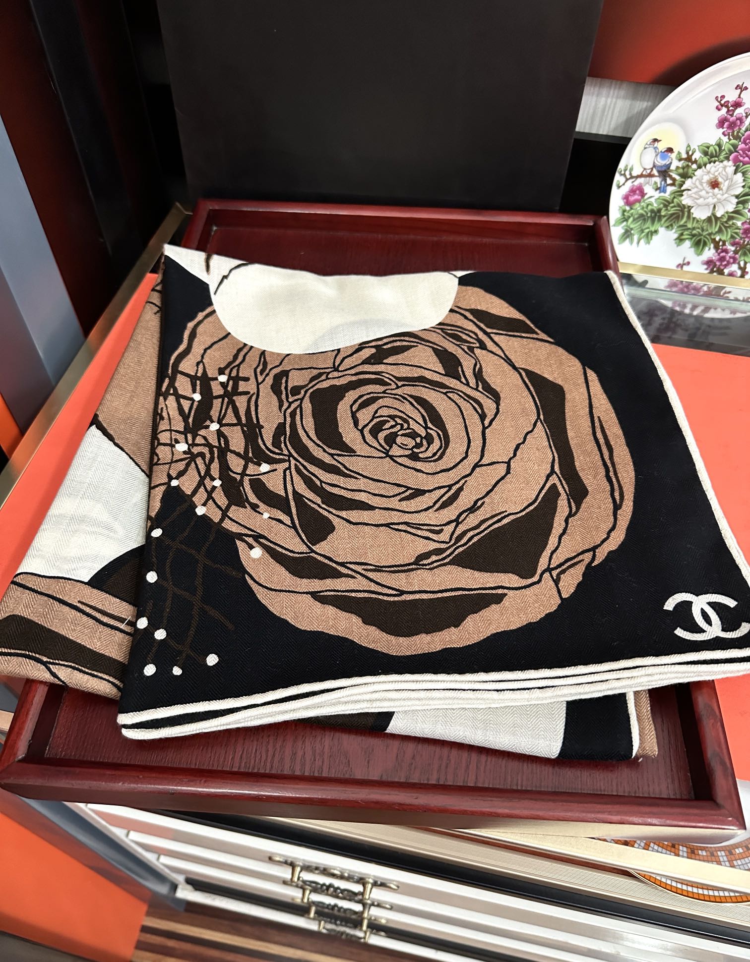 Chanel高仿絲巾咖啡玫瑰拼接印花圖騰秋冬人氣方巾
