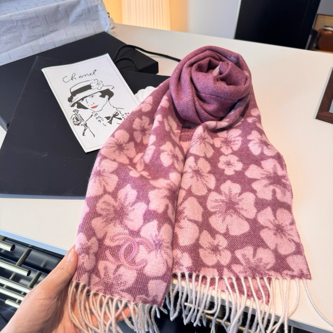 Chanel一比一圍巾紫紅漸層花朵雙C刺繡羊毛混紡秋冬款
