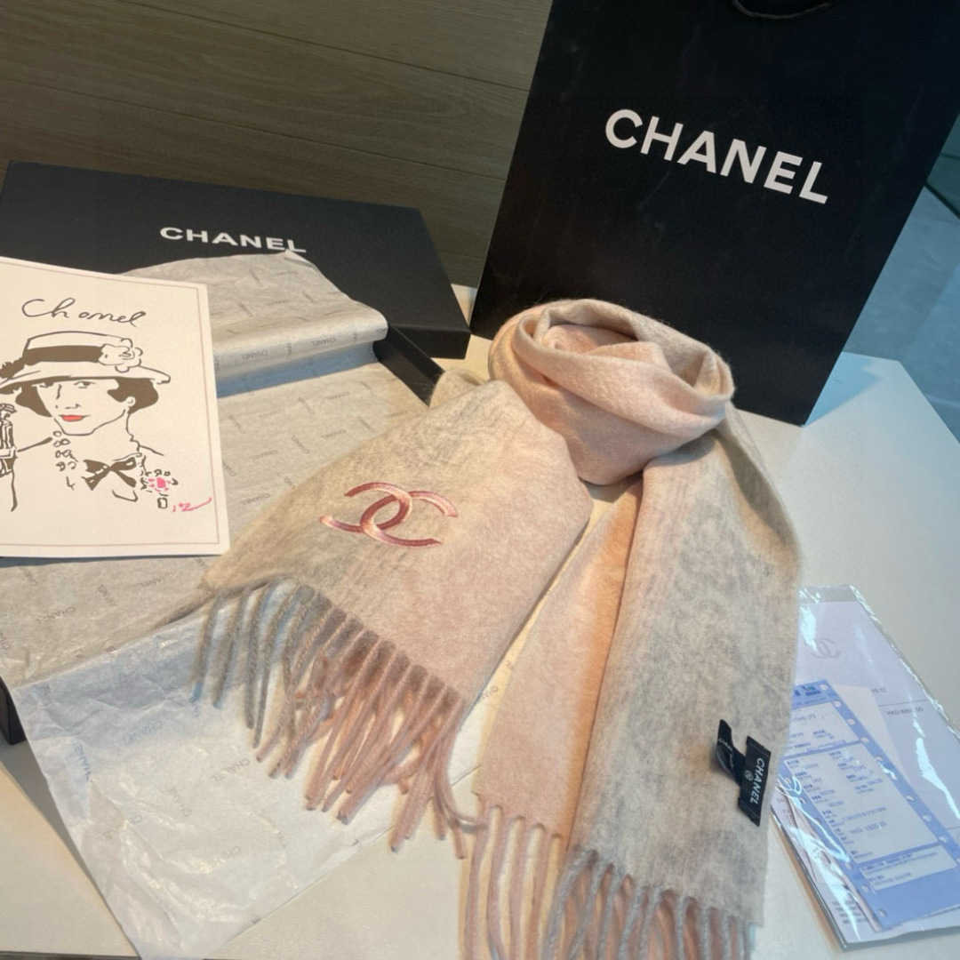 Chanel A貨圍巾粉橘漸層流蘇雙C刺繡輕奢柔感設計款｜歐美奢侈品精品推薦