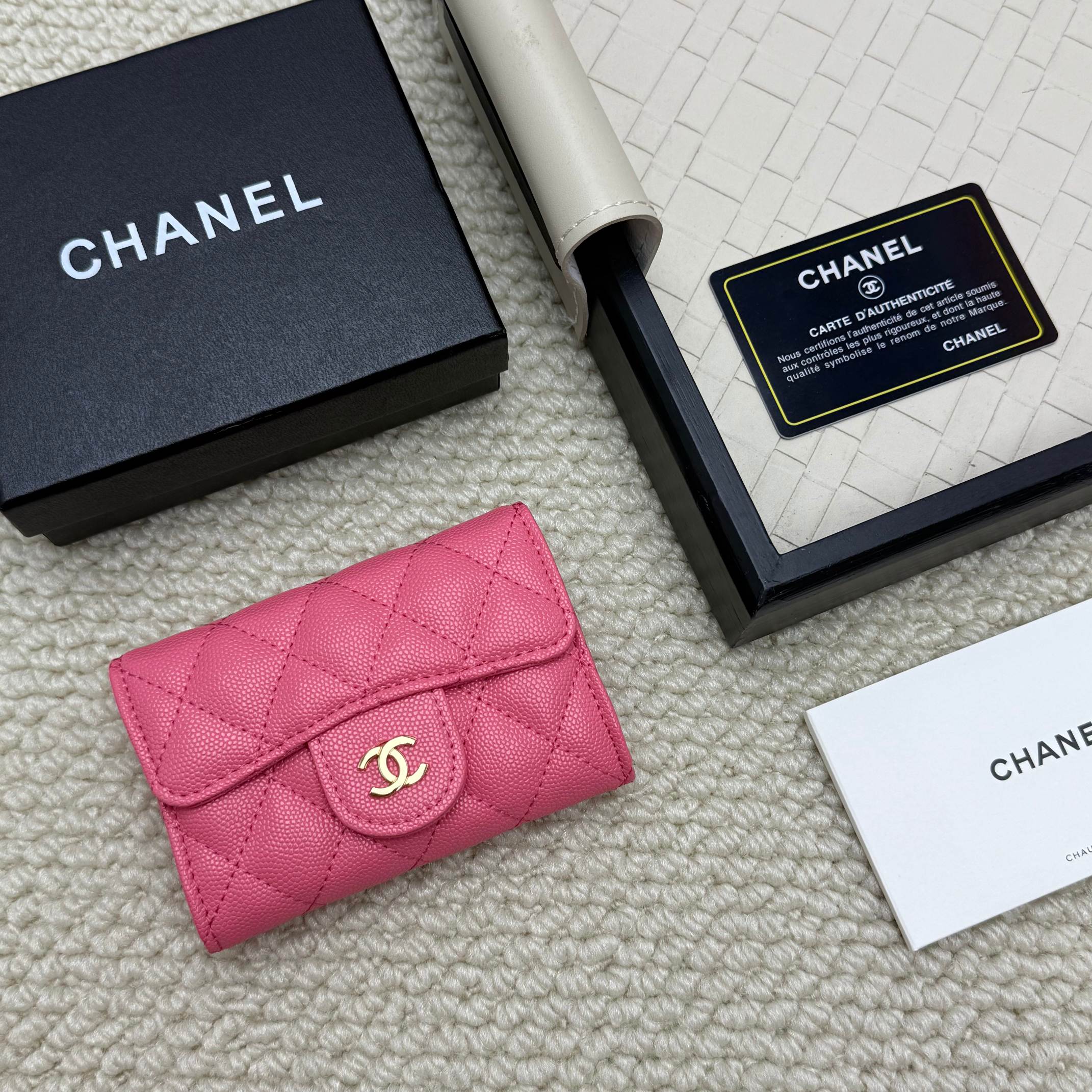 Chanel高仿粉色小皮夾 CC立體LOGO甜美配色短夾推薦