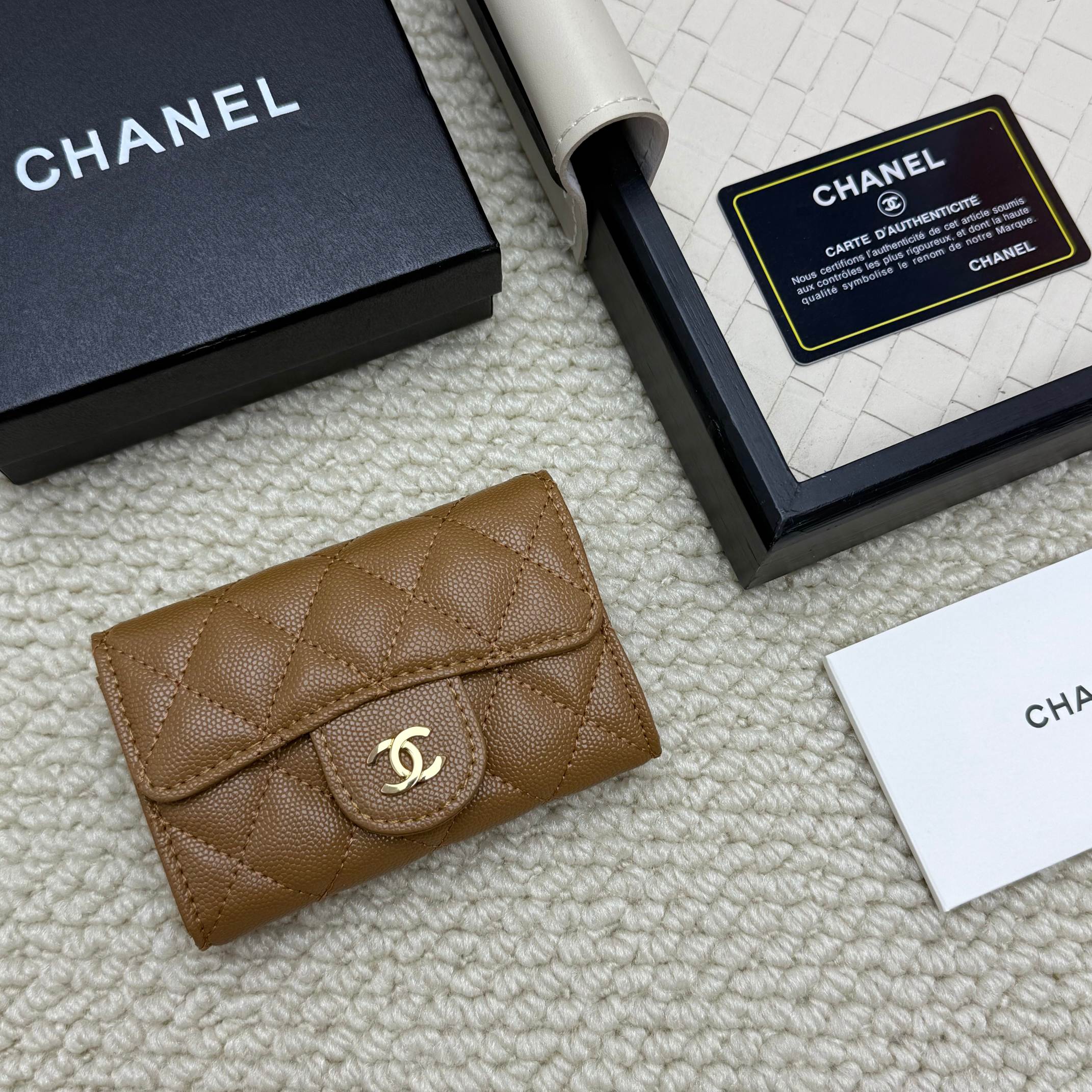 Chanel A貨焦糖色短夾 女生通勤必備柔感皮質小巧實用