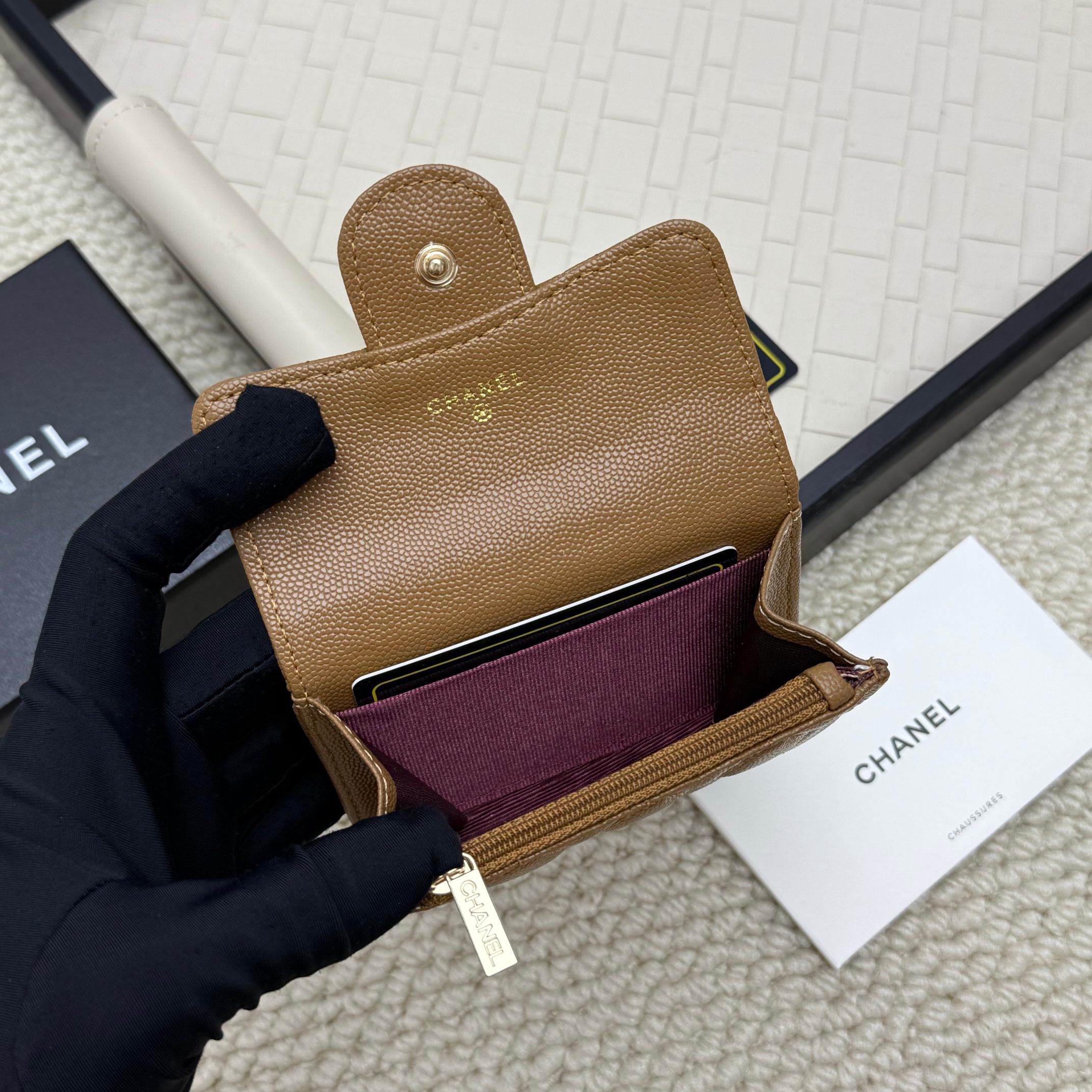 Chanel A貨焦糖色短夾 女生通勤必備柔感皮質小巧實用｜歐美奢侈品精品推薦