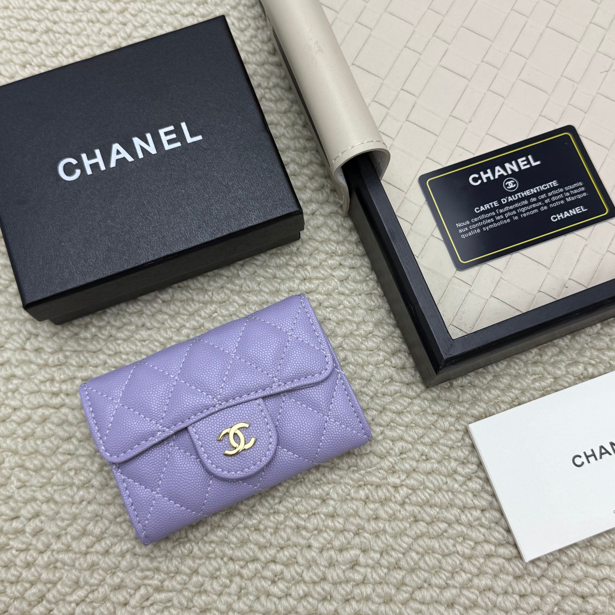 Chanel高仿紫丁香色小皮夾 春夏人氣少女風格百搭短夾