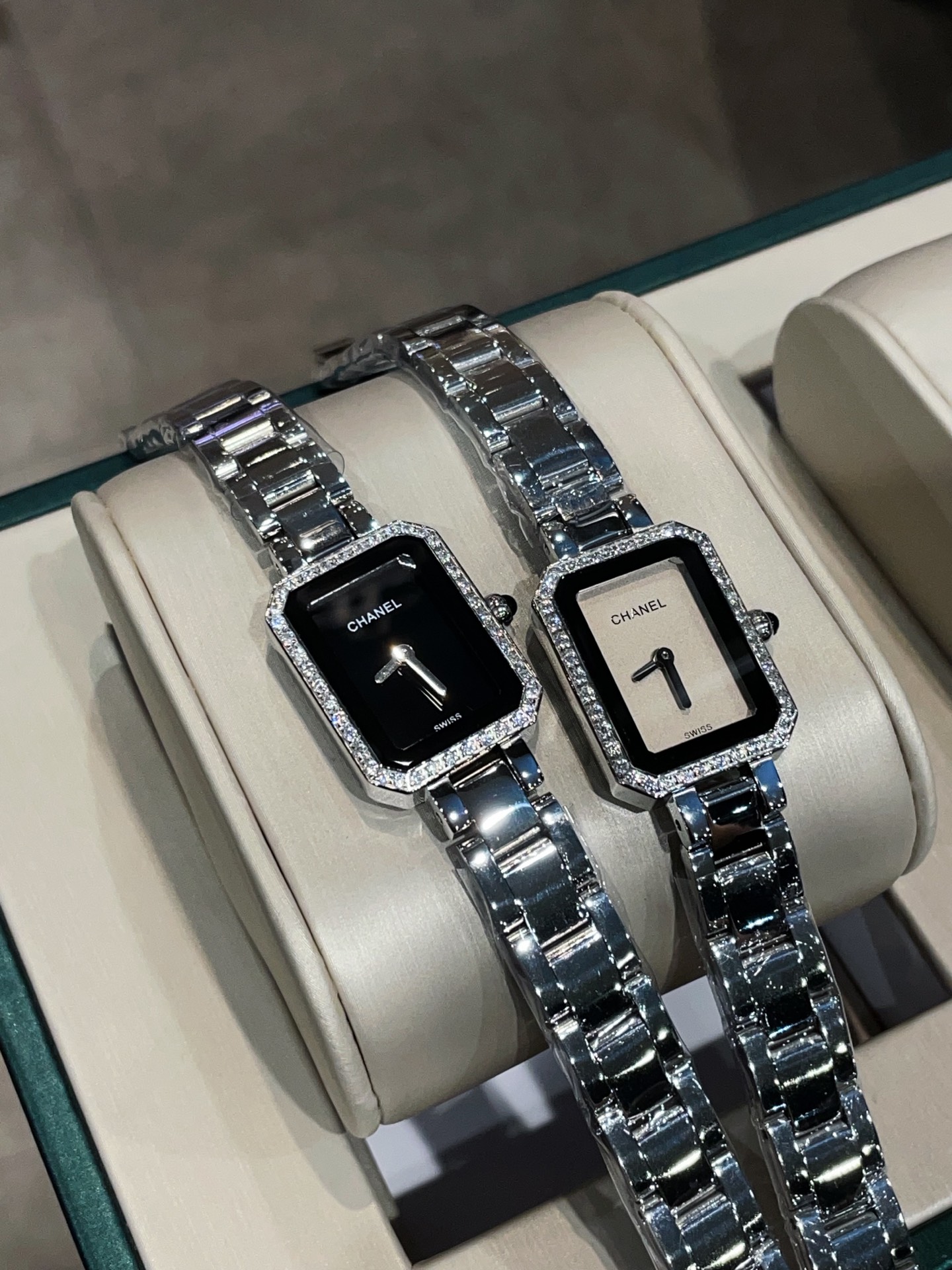 HANEL 高仿Première金鏈黑白雙色女錶 鑽圈方形經典款｜歐美奢侈品精品推薦