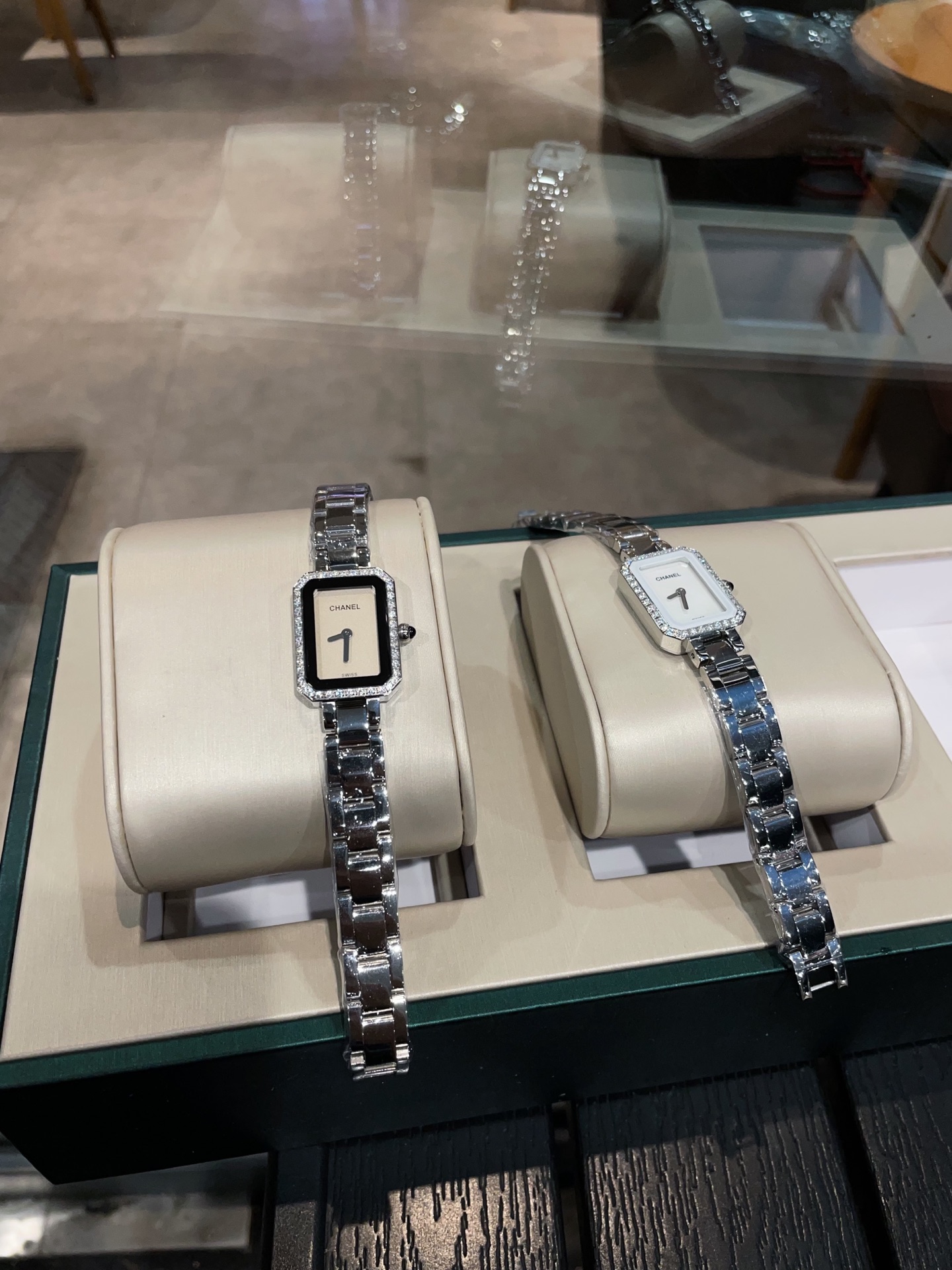 HANEL 高仿Première金鏈黑白雙色女錶 鑽圈方形經典款｜歐美奢侈品精品推薦