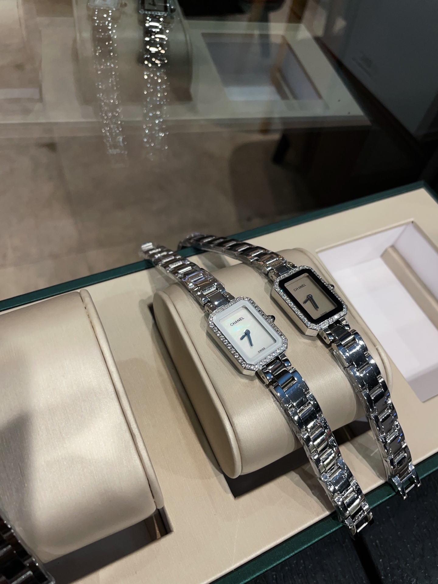 HANEL 高仿Première金鏈黑白雙色女錶 鑽圈方形經典款｜歐美奢侈品精品推薦