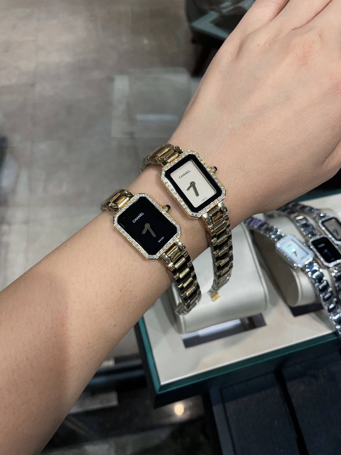 HANEL 高仿Première金鏈黑白雙色女錶 鑽圈方形經典款｜歐美奢侈品精品推薦