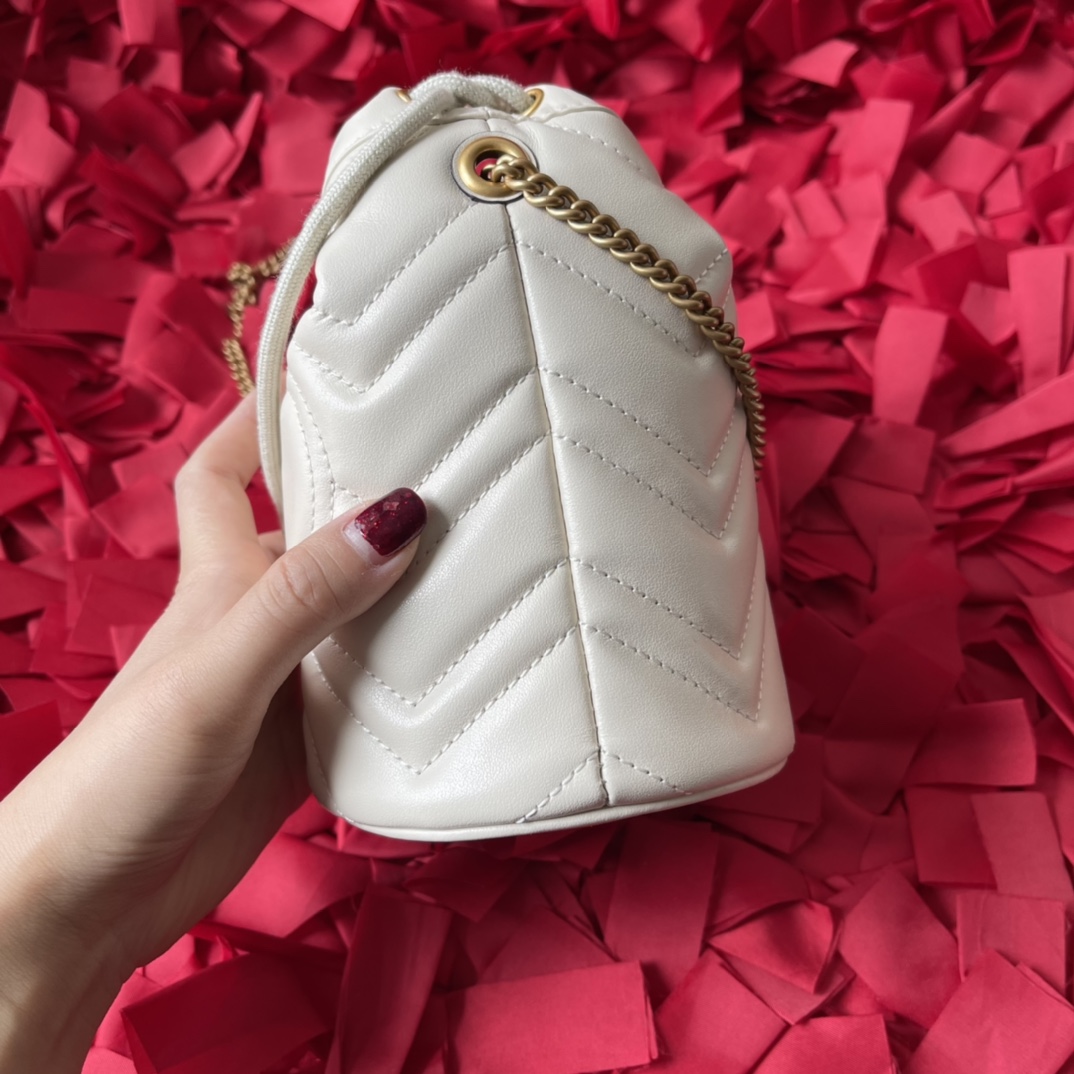 GUCCI 高仿白色水桶包 GG Marmont金扣款 鏈條設計輕奢小包｜歐美奢侈品精品推薦