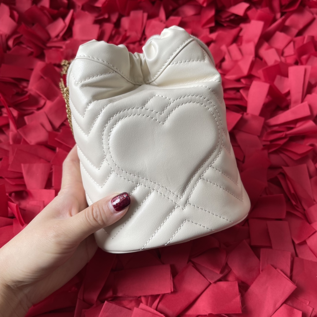 GUCCI 高仿白色水桶包 GG Marmont金扣款 鏈條設計輕奢小包｜歐美奢侈品精品推薦