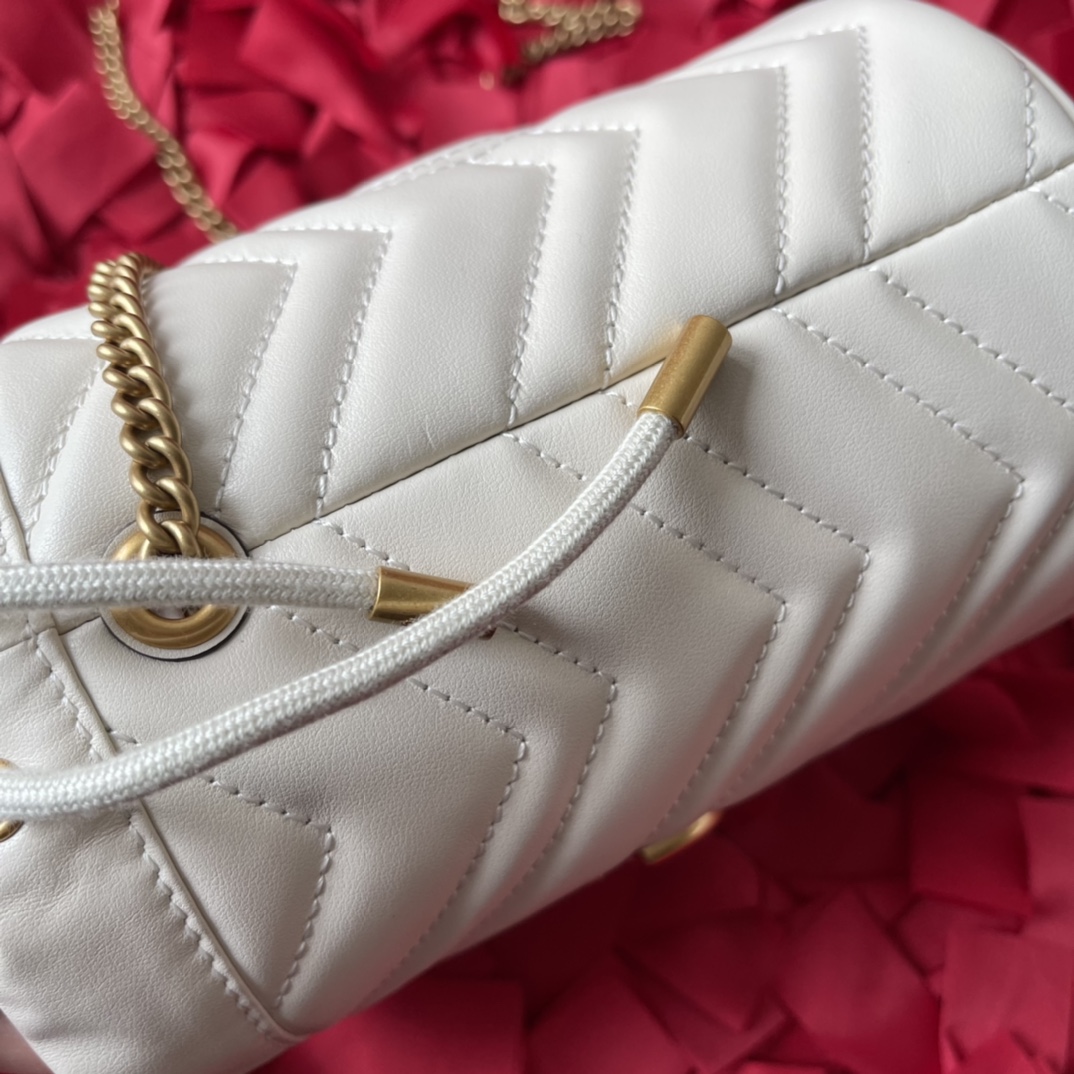 GUCCI 高仿白色水桶包 GG Marmont金扣款 鏈條設計輕奢小包｜歐美奢侈品精品推薦