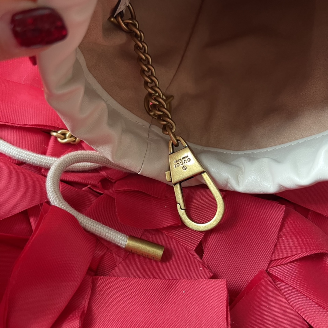 GUCCI 高仿白色水桶包 GG Marmont金扣款 鏈條設計輕奢小包｜歐美奢侈品精品推薦