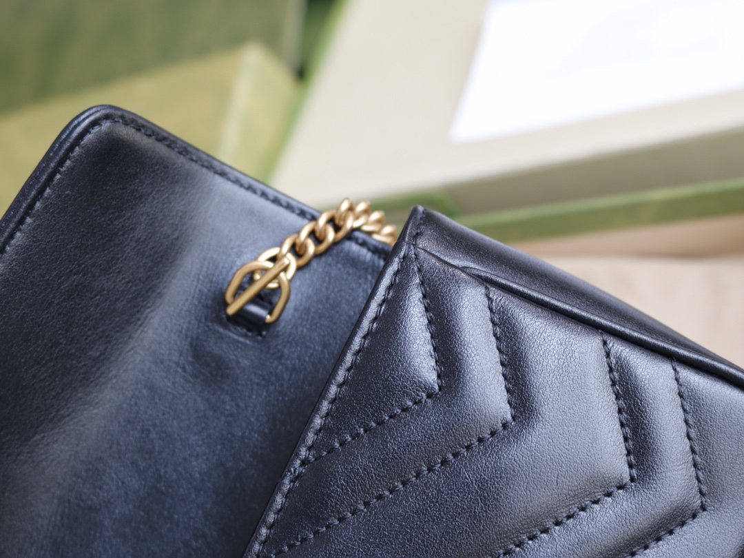 GUCCI 一比一黑色GG Marmont迷你包 金色Logo鏈條斜背款｜歐美奢侈品精品推薦