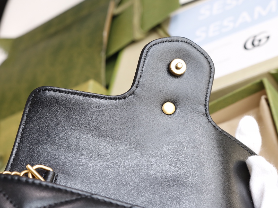 GUCCI 一比一黑色GG Marmont迷你包 金色Logo鏈條斜背款｜歐美奢侈品精品推薦