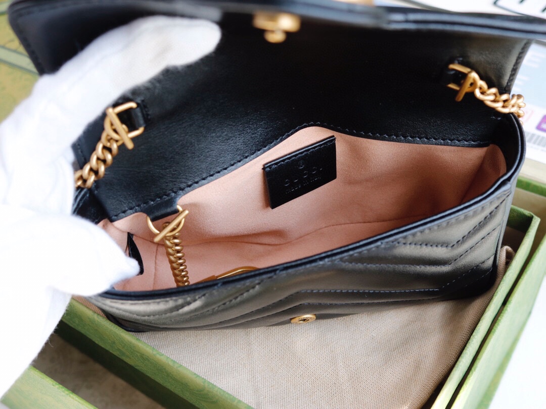 GUCCI 一比一黑色GG Marmont迷你包 金色Logo鏈條斜背款｜歐美奢侈品精品推薦