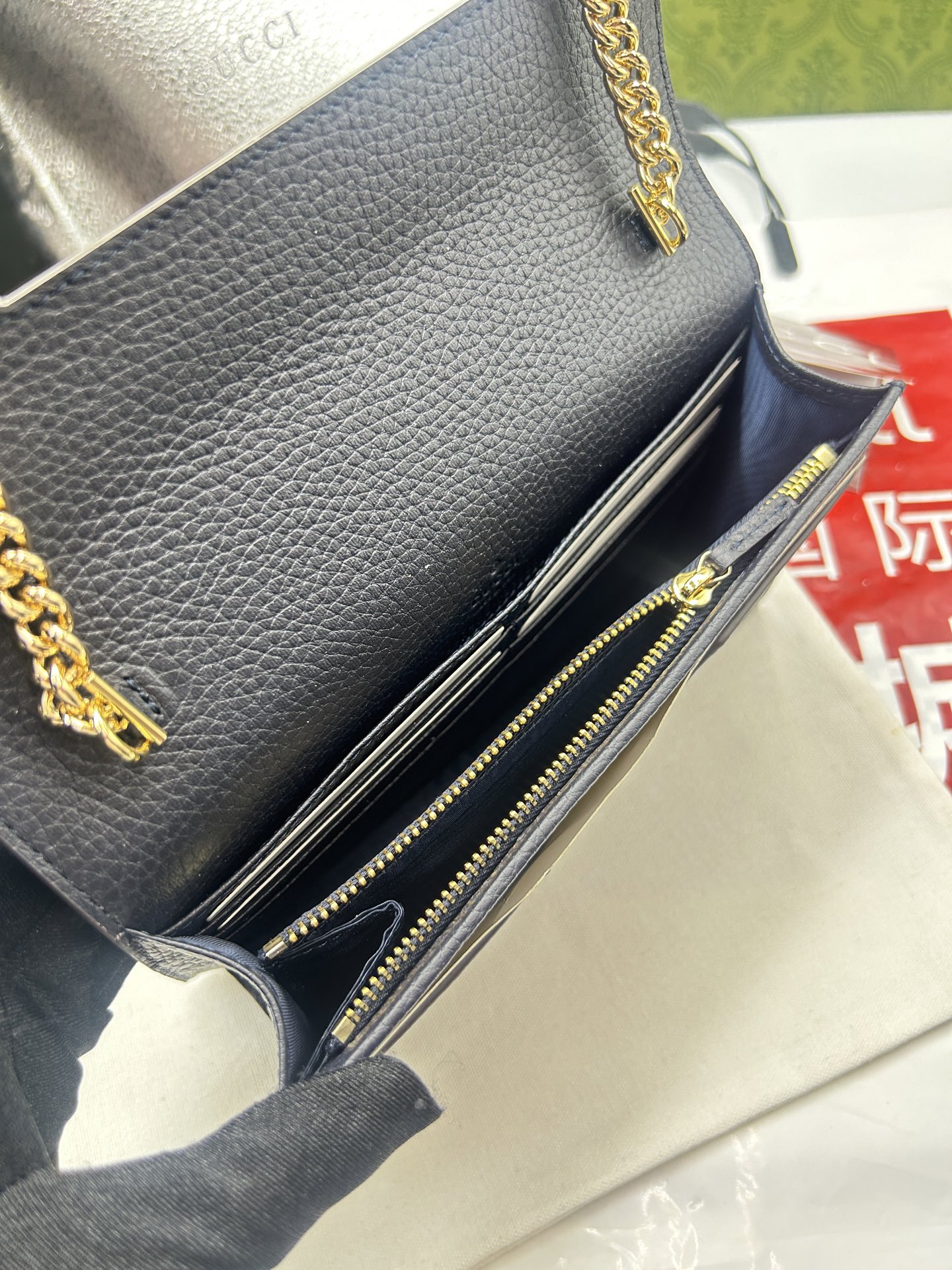 GUCCI 高仿帆布拼皮信封包 GG圖騰金鏈款 百搭造型肩背包｜歐美奢侈品精品推薦