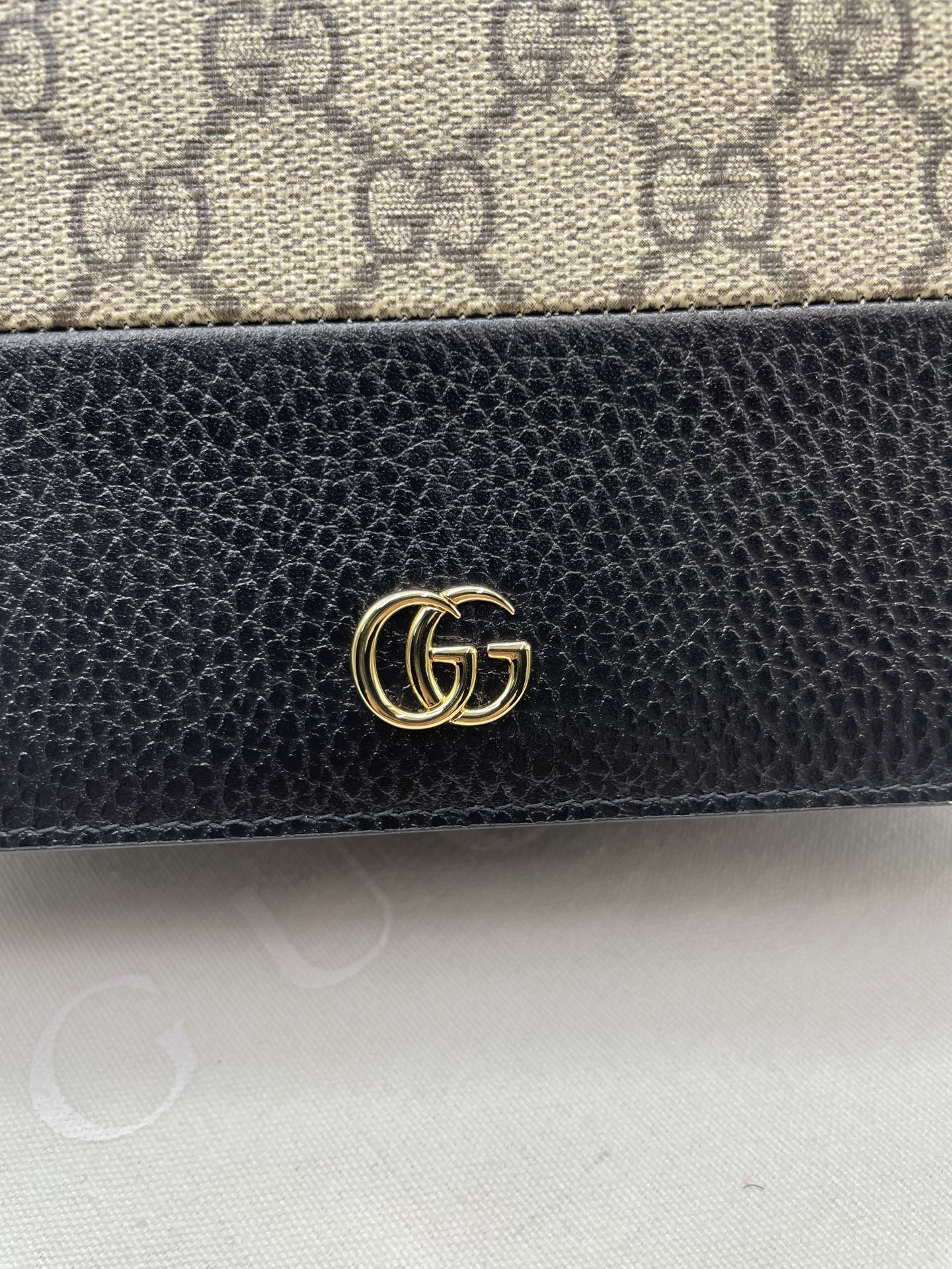 GUCCI 高仿GG帆布拼皮信封包 黑皮金鍊百搭款 女士斜背包推薦｜歐美奢侈品精品推薦