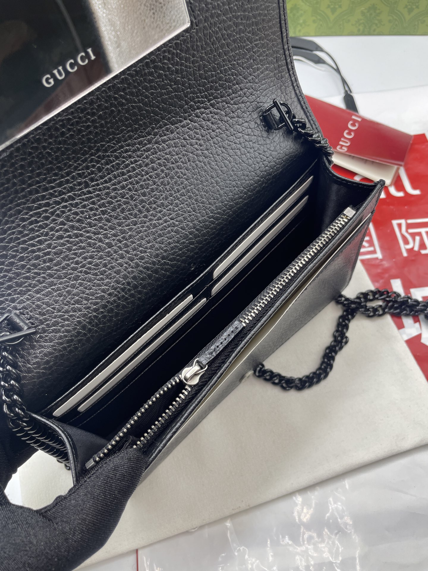 GUCCI A貨全黑信封包 女士荔枝皮全黑鏈條設計 極簡酷感百搭款｜歐美奢侈品精品推薦