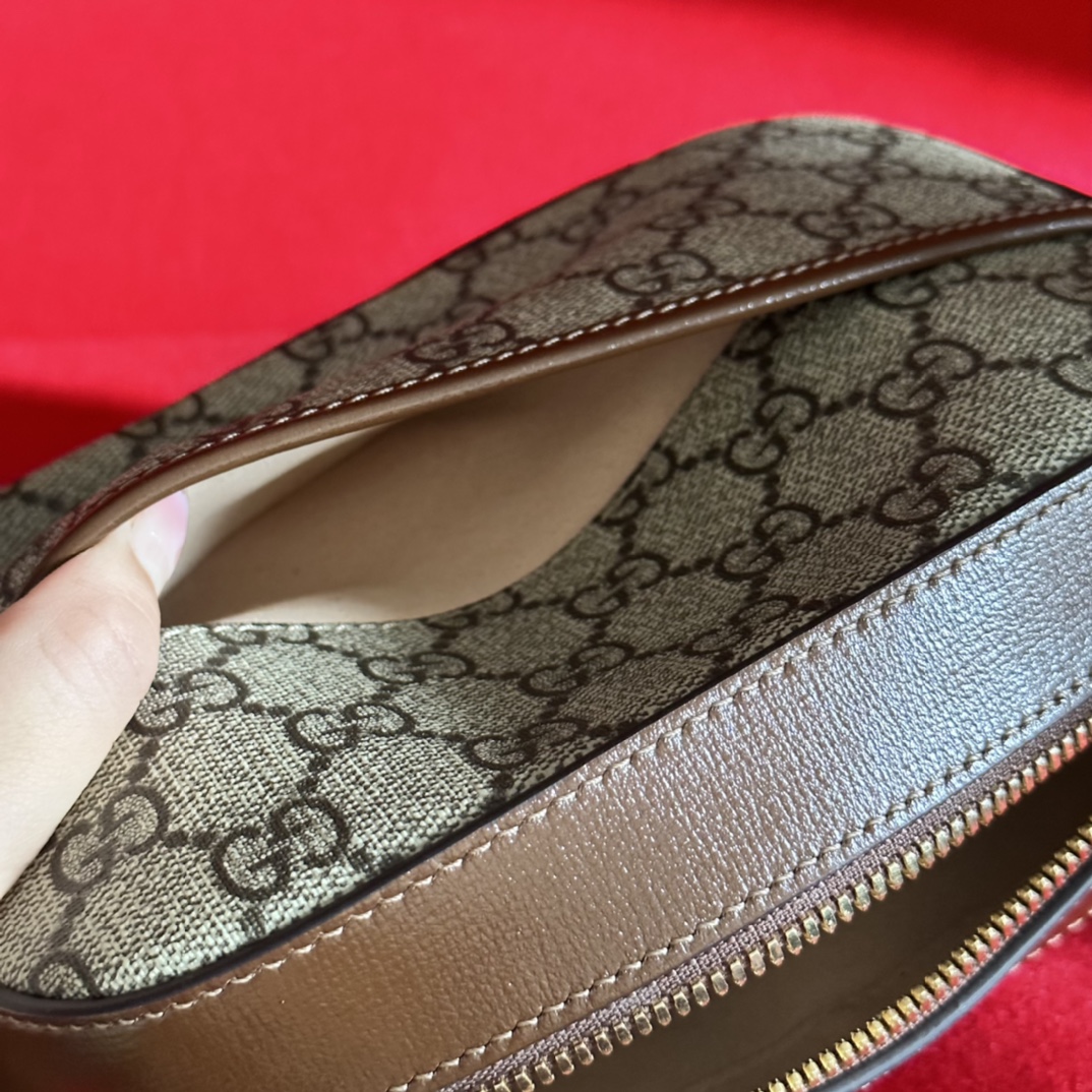 Gucci A貨Horsebit小型斜背包 GG老花橢圓皮革金扣 女士輕便出行款|超A仿原單精品圖片 7 Gucci A貨Horsebit小型斜背包 GG老花橢圓皮革金扣 女士輕便出行款|歐美奢侈品精品推薦