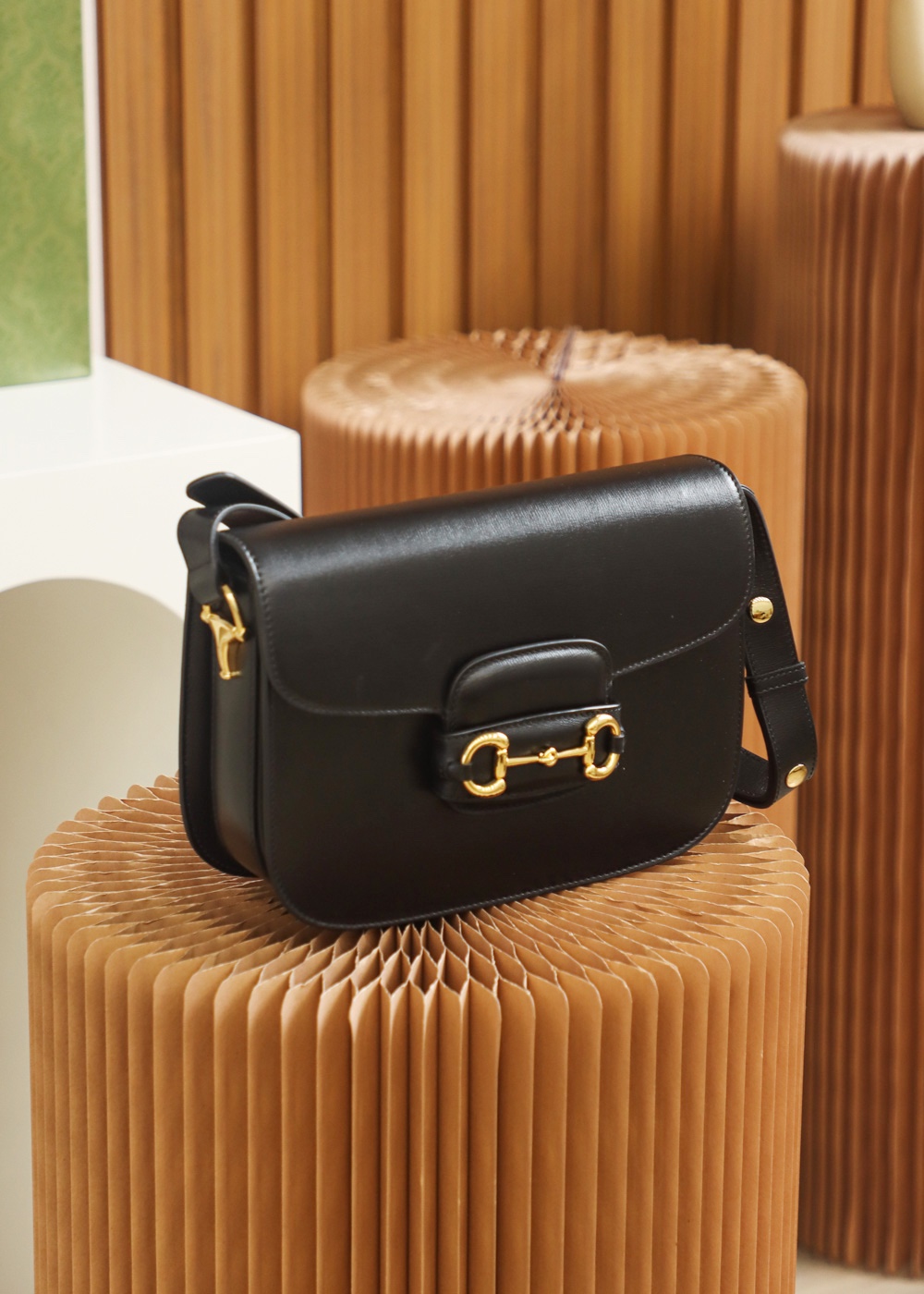 Gucci高仿Horsebit黑色小包 女士經典色系斜背百搭日常包款|超A仿原單精品圖片 14 Gucci高仿Horsebit黑色小包 女士經典色系斜背百搭日常包款|歐美奢侈品精品推薦