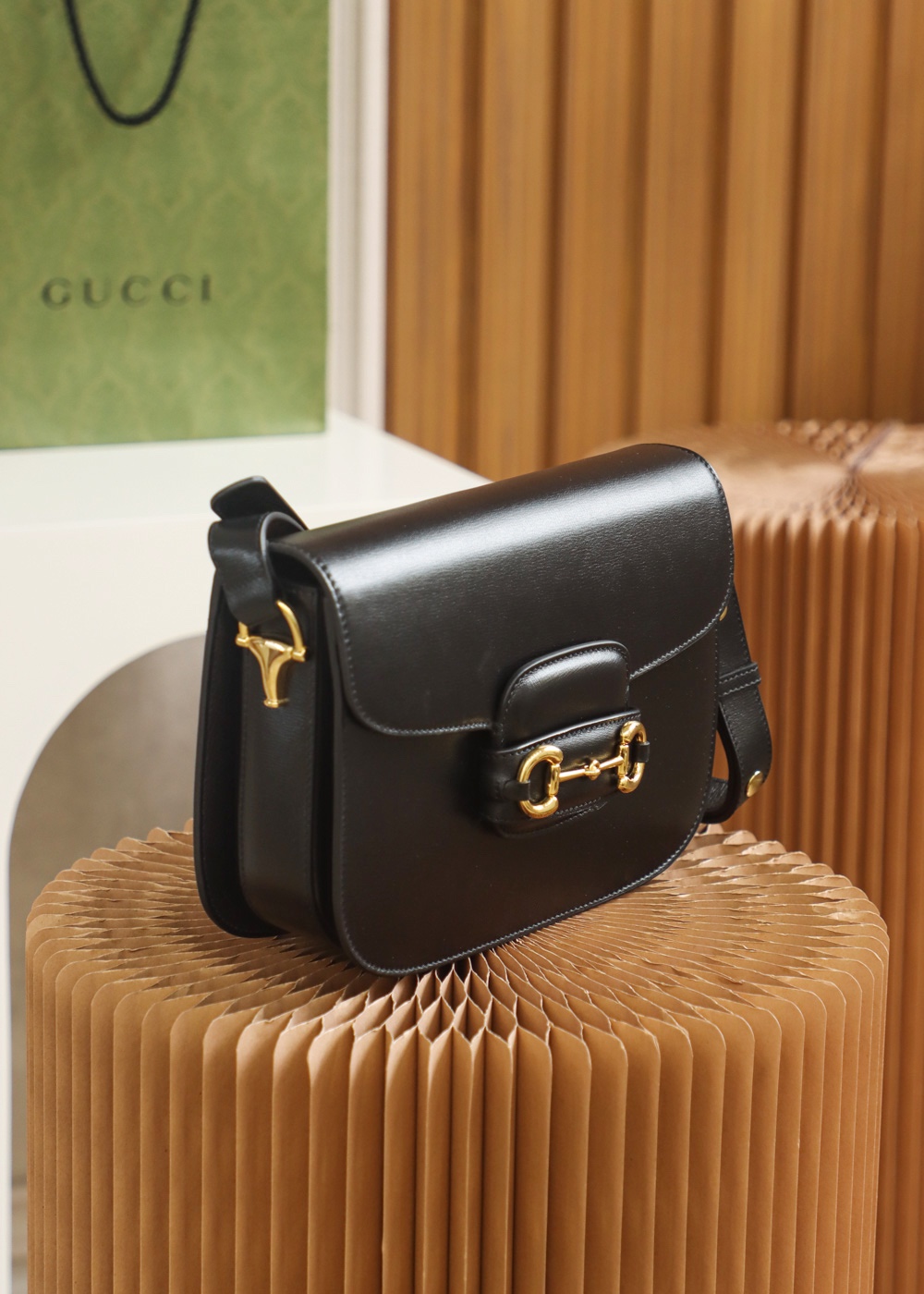 Gucci高仿Horsebit黑色小包 女士經典色系斜背百搭日常包款|超A仿原單精品圖片 13 Gucci高仿Horsebit黑色小包 女士經典色系斜背百搭日常包款|歐美奢侈品精品推薦