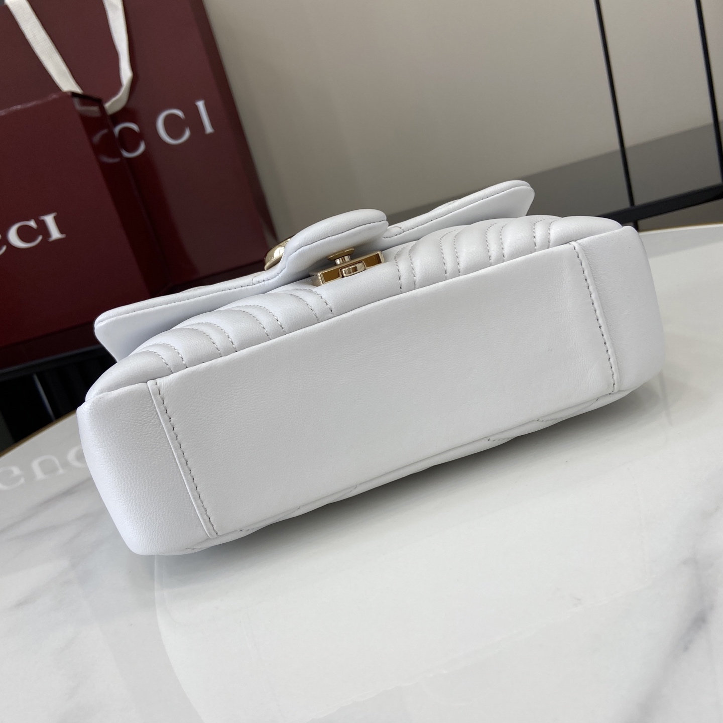 Gucci 高仿GG Marmont白色斜背包 女款氣質百搭必備|超A仿原單精品圖片 11 Gucci 高仿GG Marmont白色斜背包 女款氣質百搭必備|歐美奢侈品精品推薦