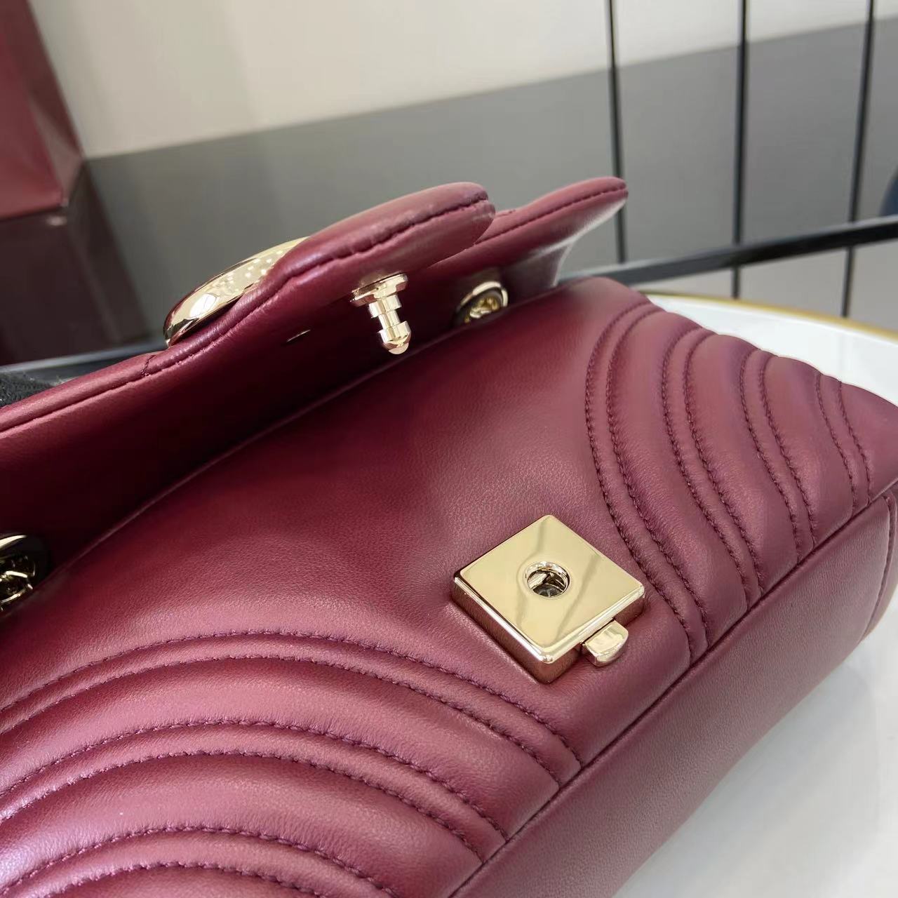 Gucci 高仿GG Marmont酒紅小包 女用氣質鍊帶精品｜歐美奢侈品精品推薦