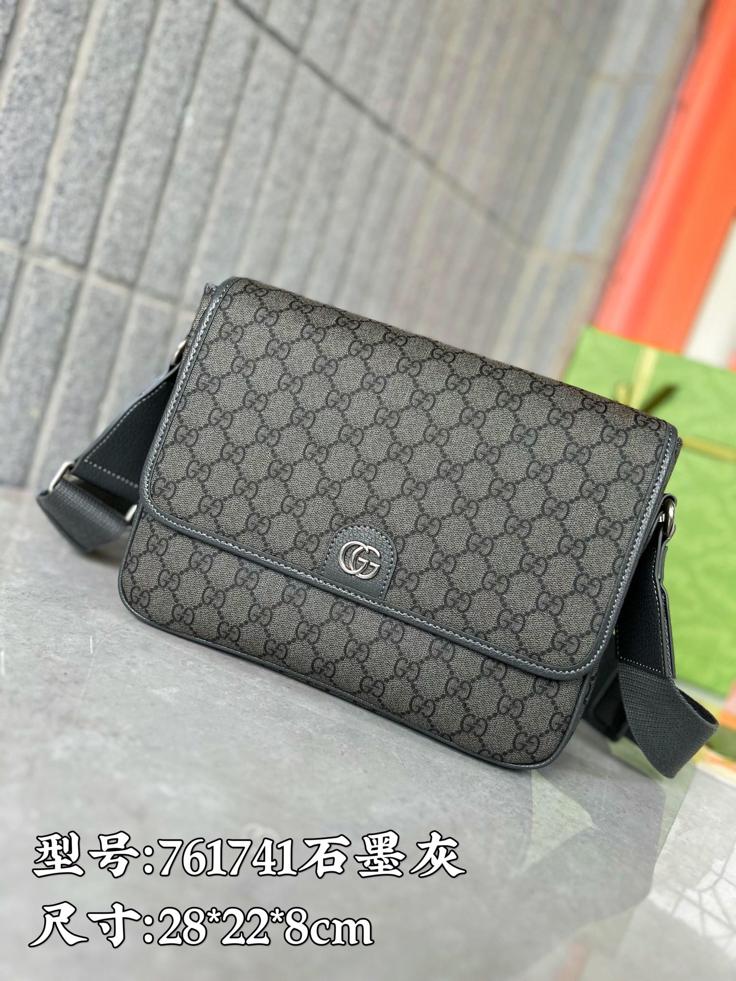 Gucci原單斜背包男士款GG老花石墨灰簡約設計通勤包