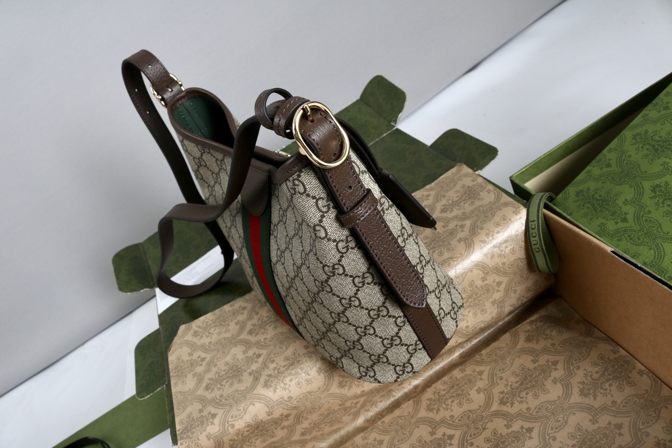 GucciA貨老花水桶包女款GG帆布紅綠織帶復古設計｜歐美奢侈品精品推薦