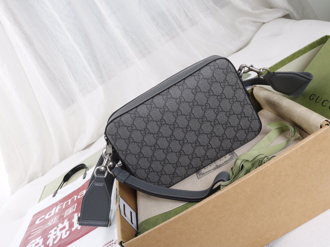 Gucci高仿灰色斜背包男款GG老花寬肩帶潮流日常包|超A仿原單精品圖片 13 Gucci高仿灰色斜背包男款GG老花寬肩帶潮流日常包|歐美奢侈品精品推薦